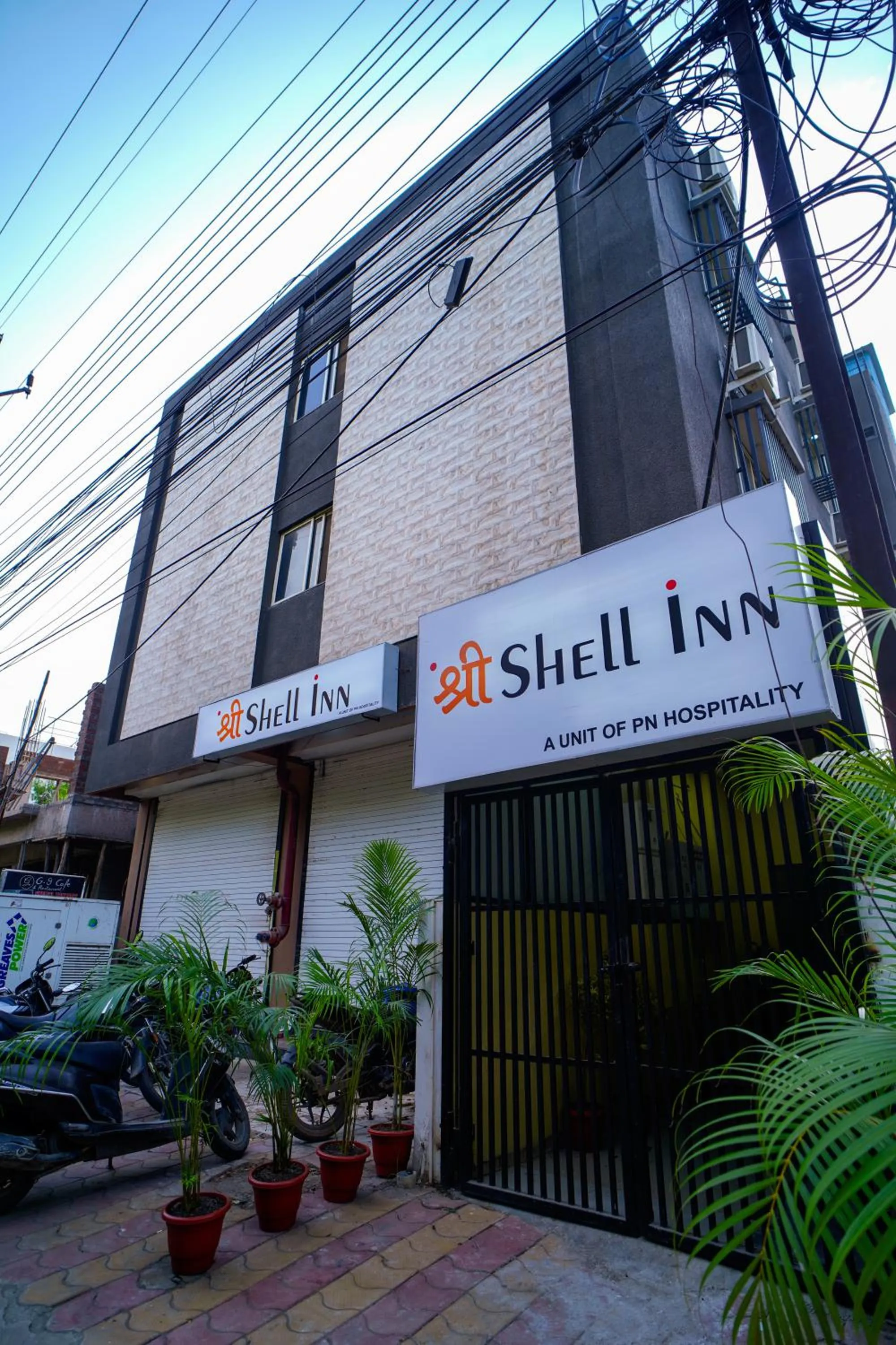Facade/entrance, Property Building in Hotel Shree Shell Inn