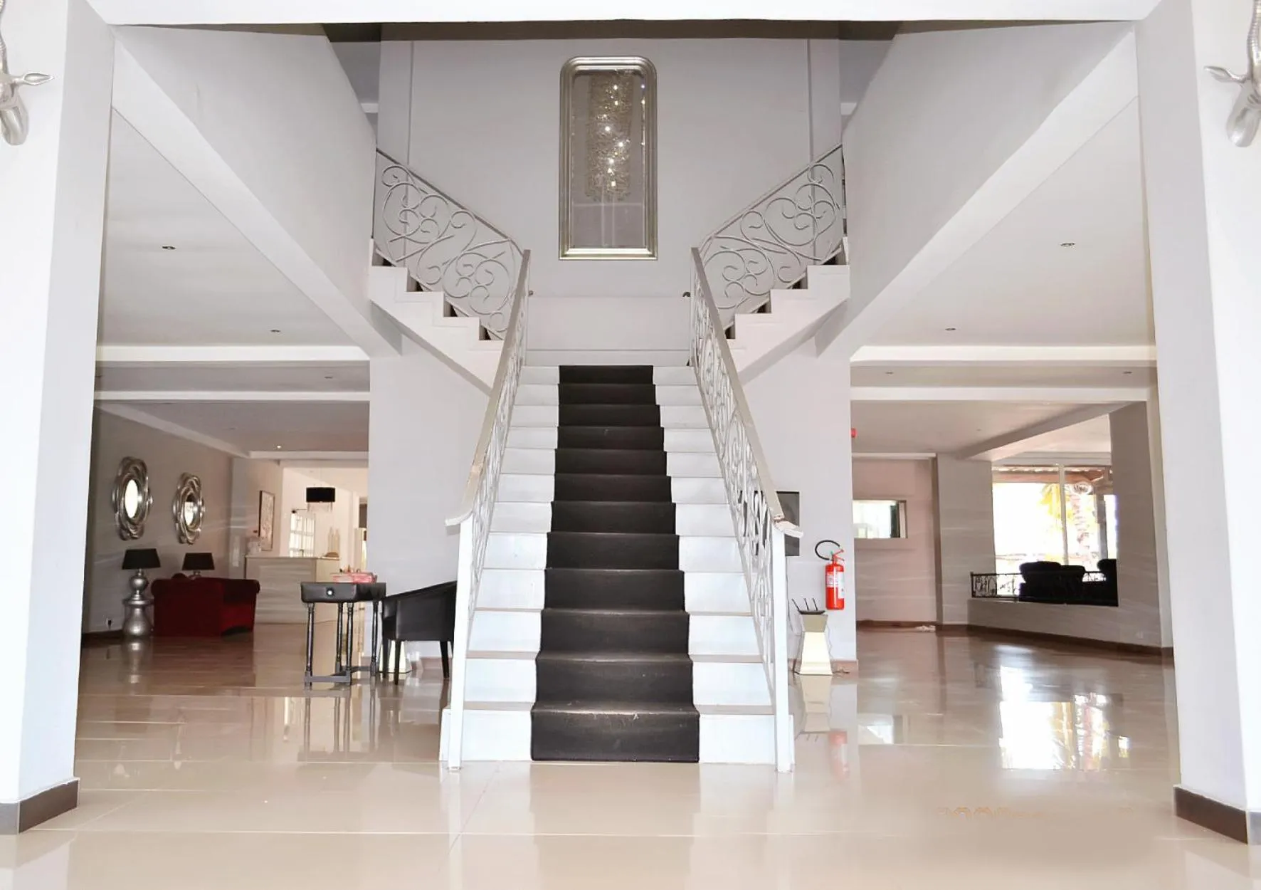 Lobby/Reception in THEAKNAC HOTEL