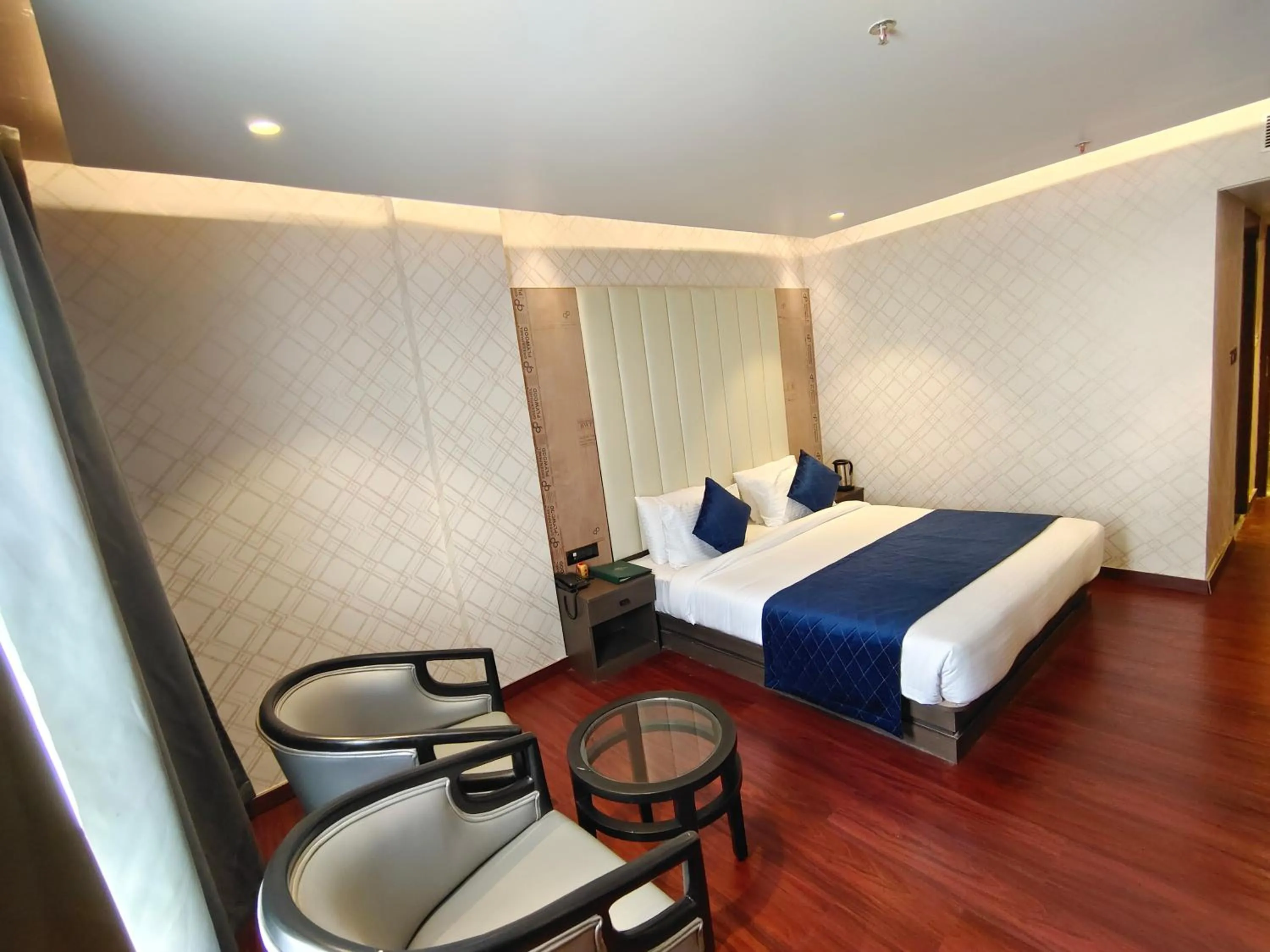 The Emerald Hotel & Siya Milan Banquets