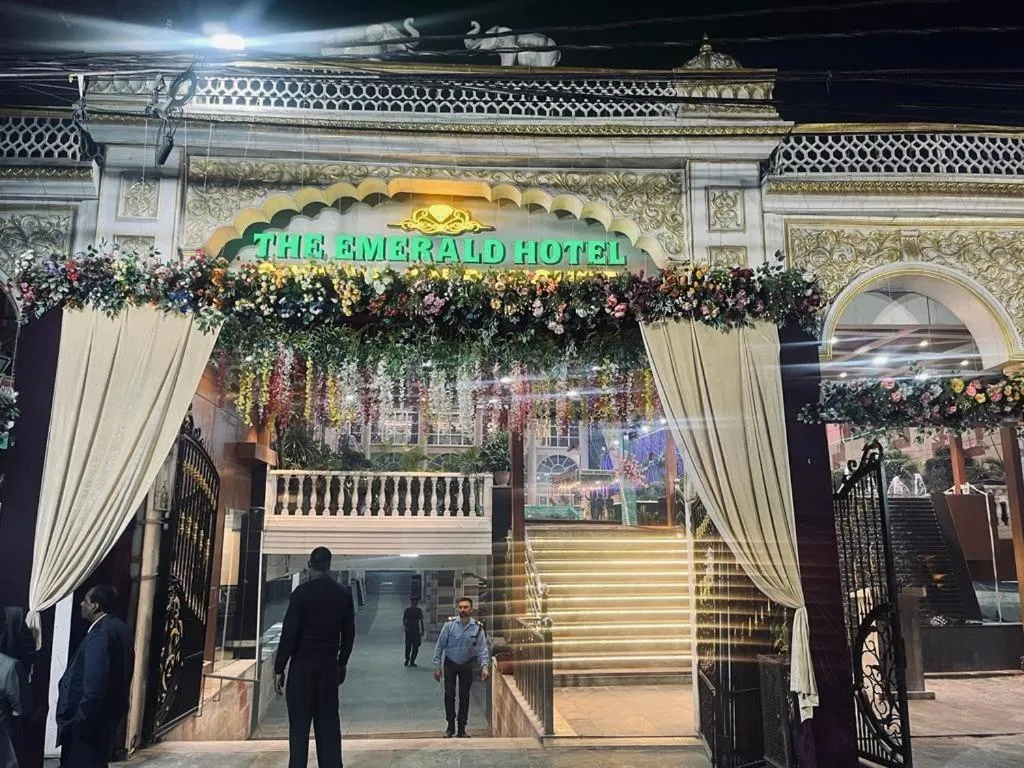 The Emerald Hotel & Siya Milan Banquets