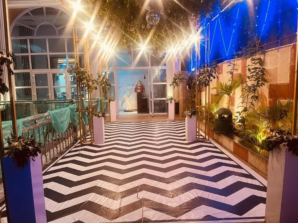 The Emerald Hotel & Siya Milan Banquets