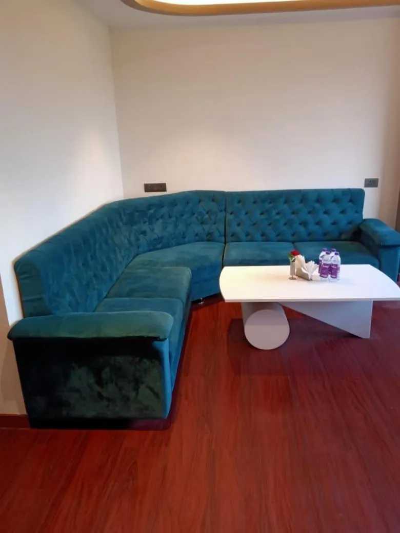 The Emerald Hotel & Siya Milan Banquets