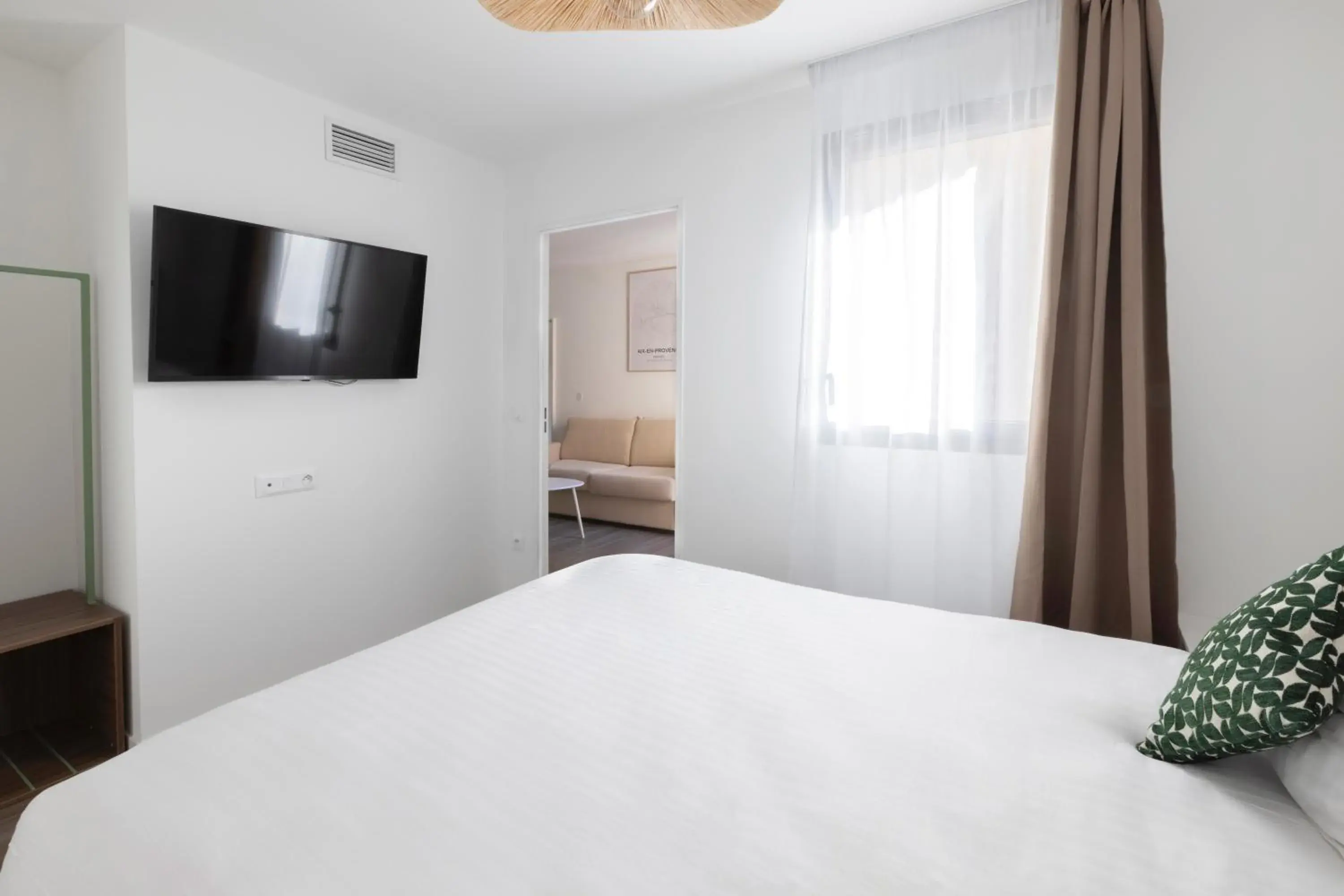 Superior Apartment in The Originals Résidence Aix Schuman Superior Apartment in The Originals Résidence Aix Schuman