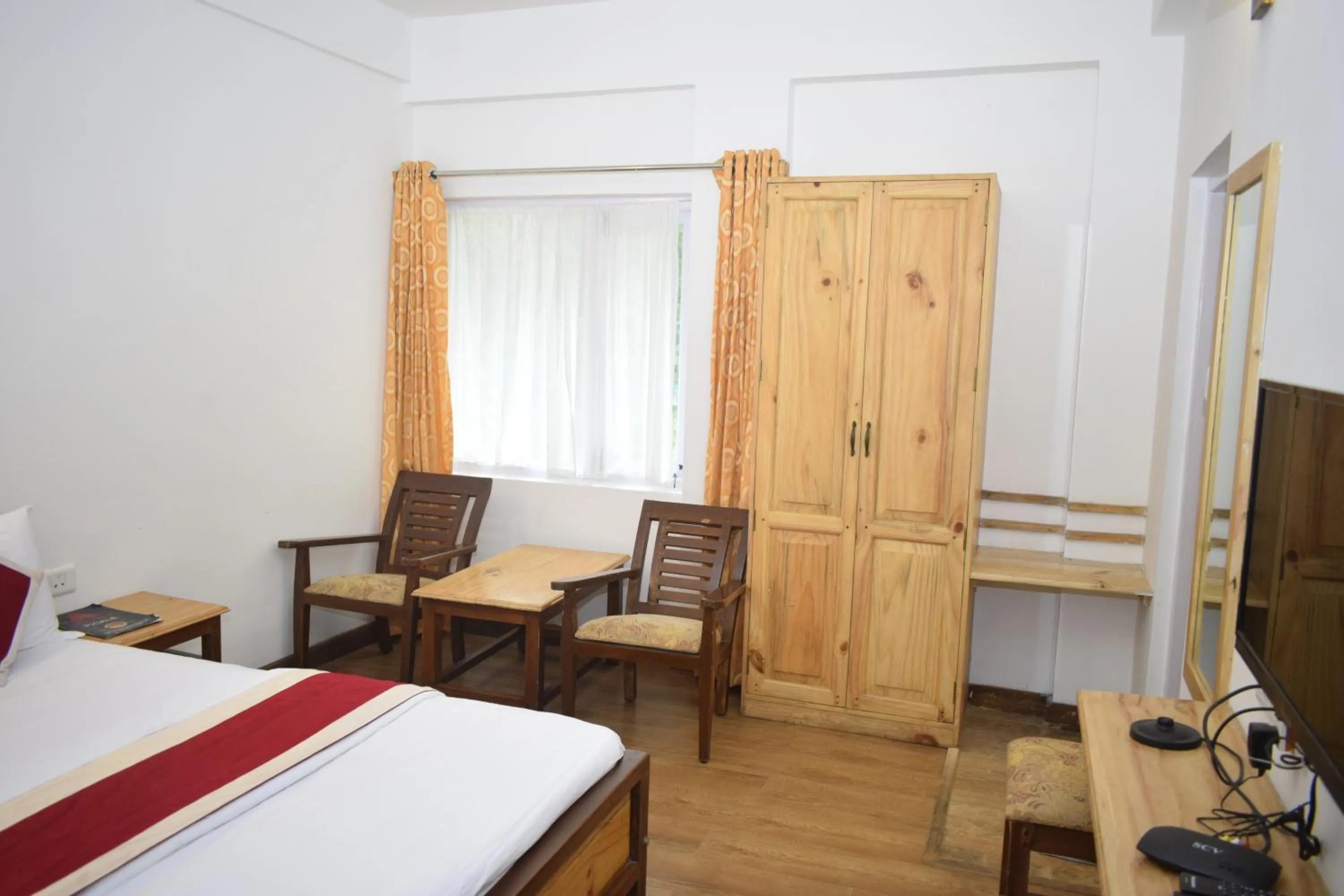 Photo of the whole room, Bed in Altius Nest Hotel