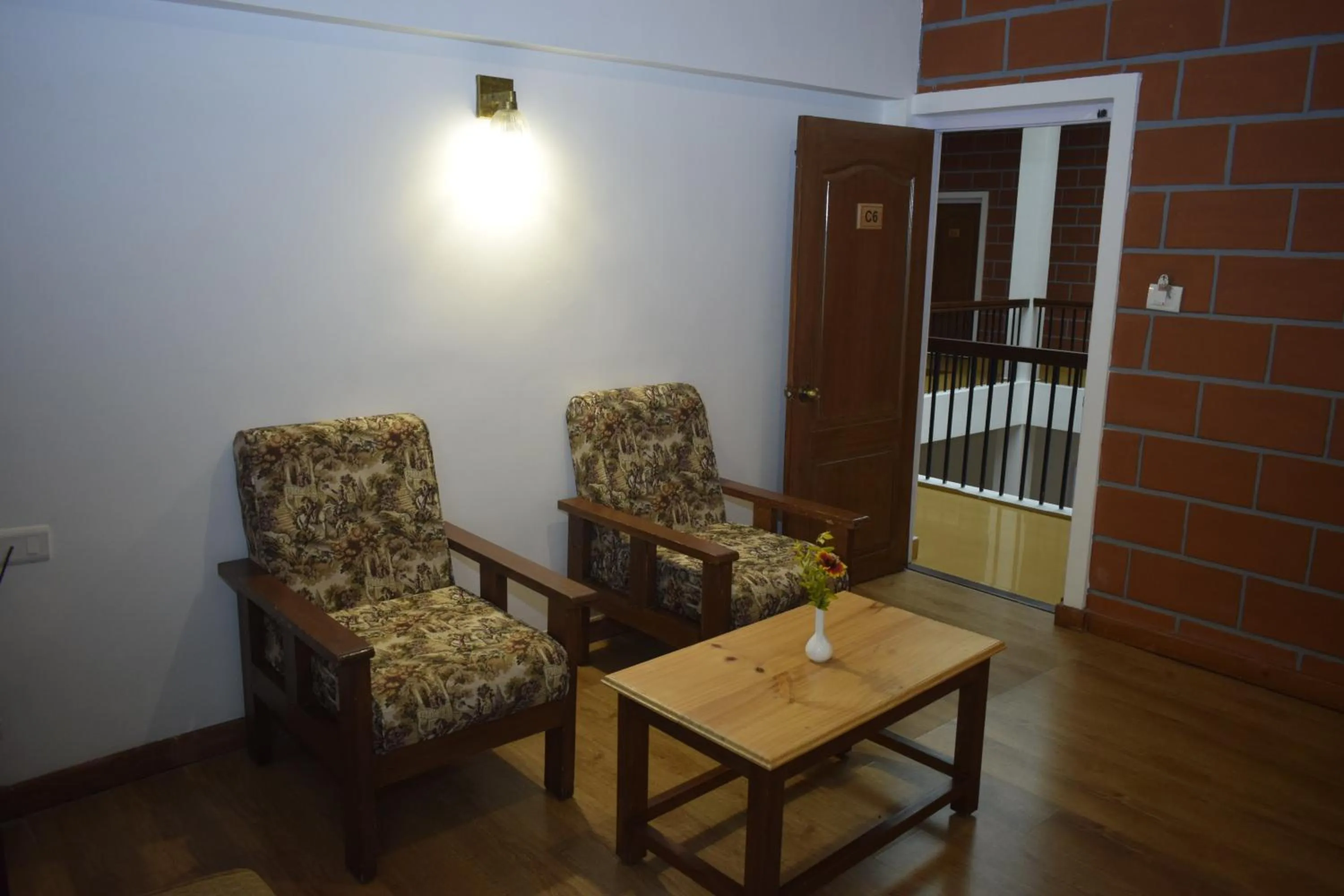 Seating area in Altius Nest Hotel