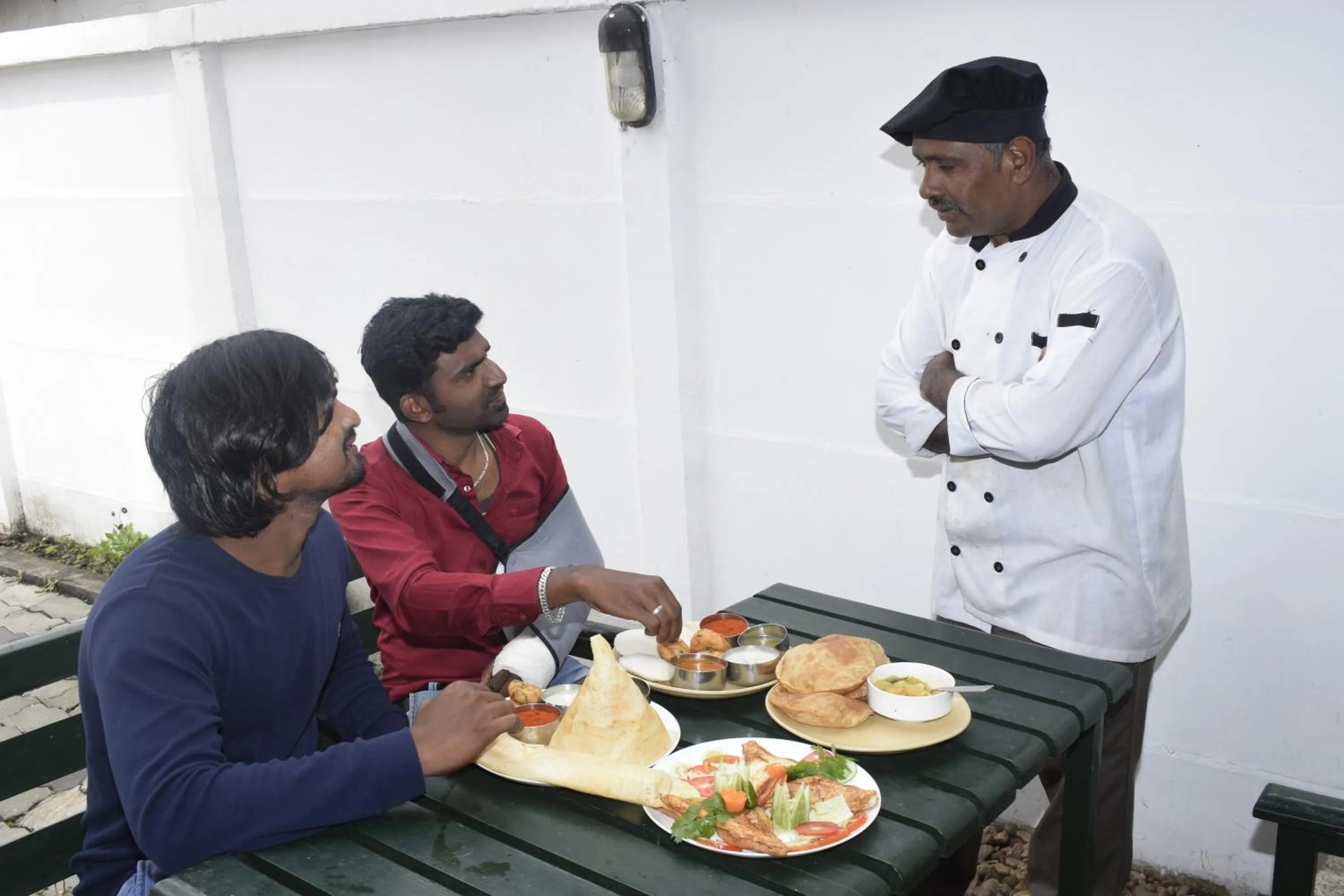 Restaurant/places to eat in Altius Nest Hotel