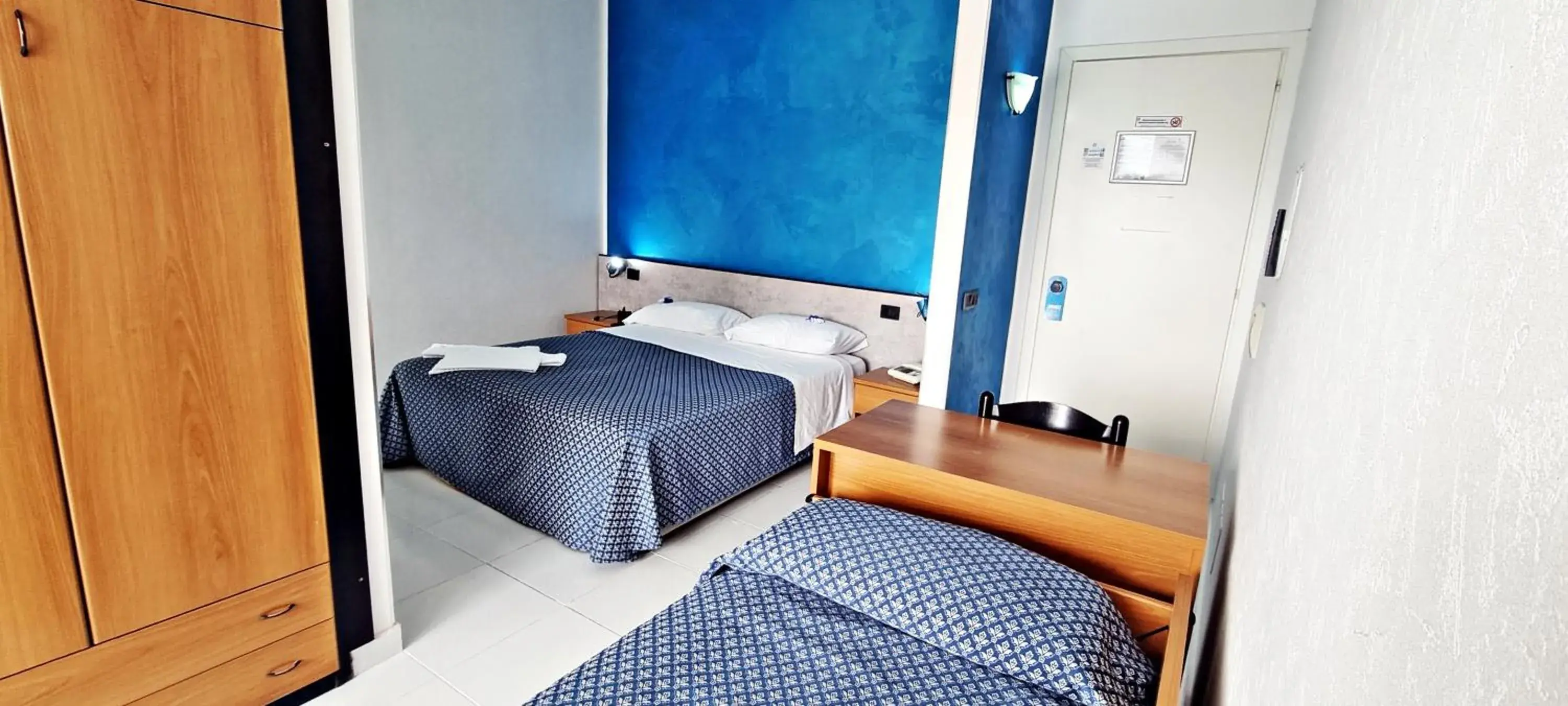 Deluxe Triple Room with Sea View in Hotel Blu Eden Deluxe Triple Room with Sea View in Hotel Blu Eden