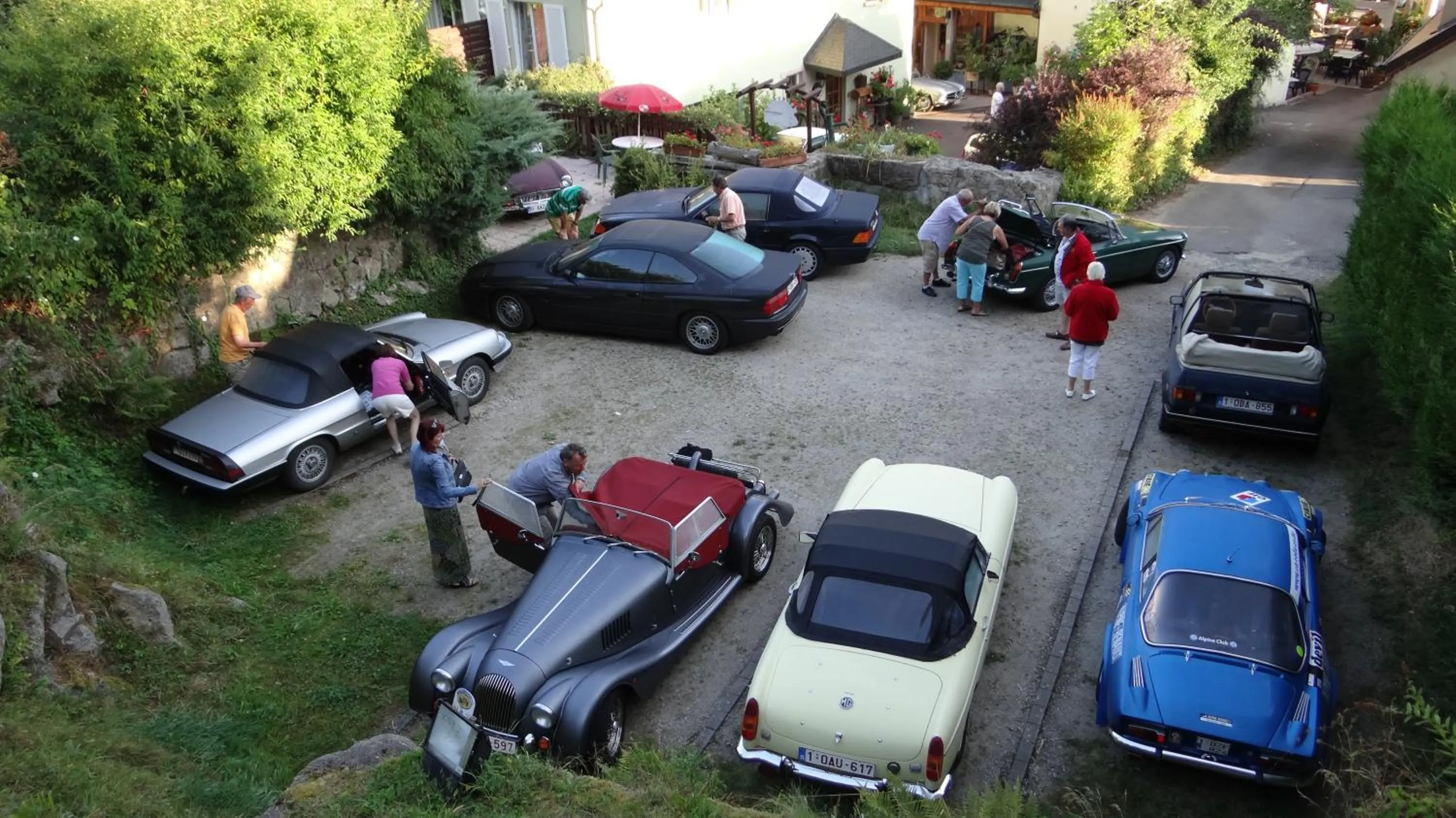 Parking in Logis Hôtel - Restaurant Aux Bruyères