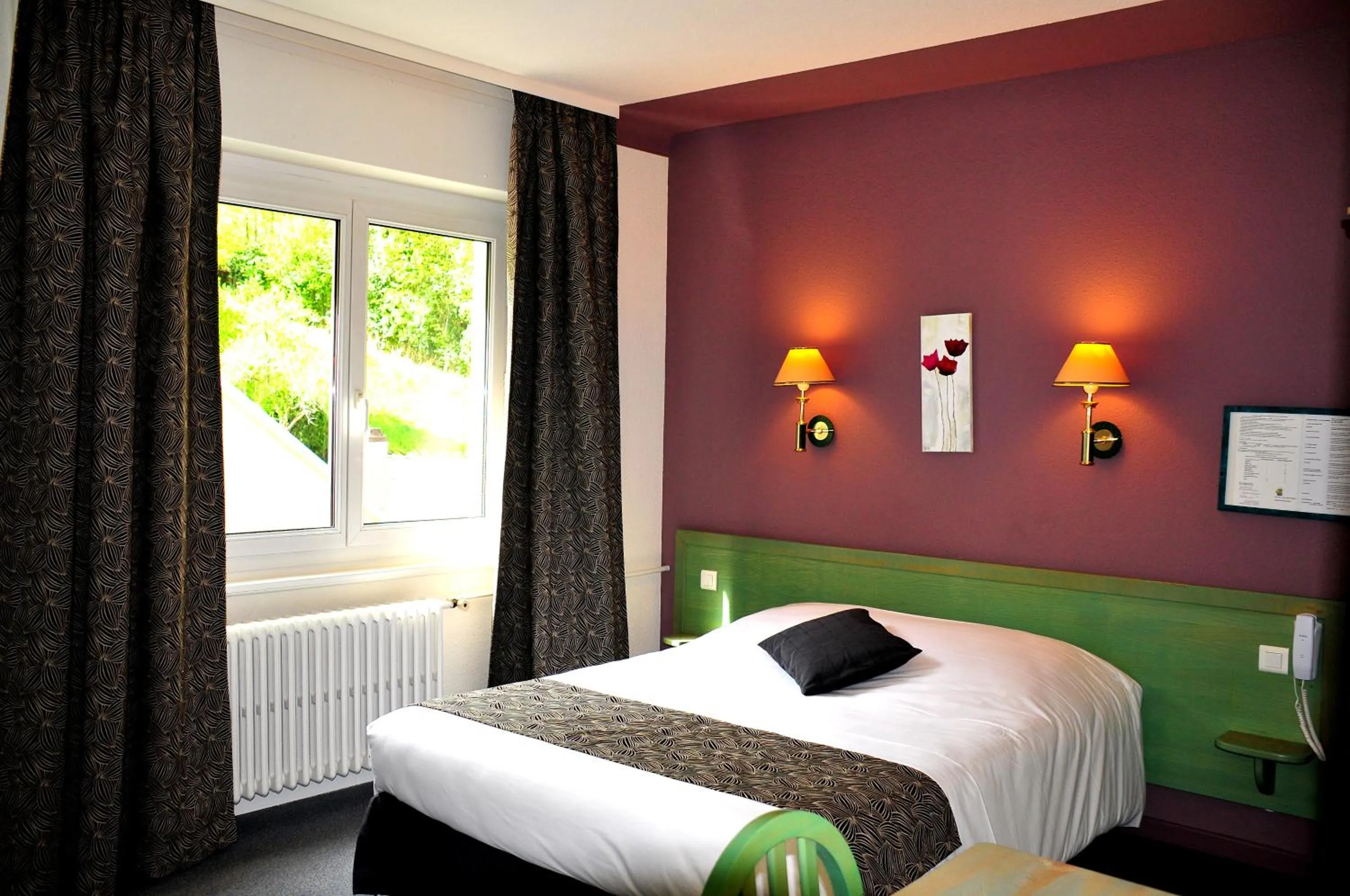 Photo of the whole room, Bed in Logis Hôtel - Restaurant Aux Bruyères