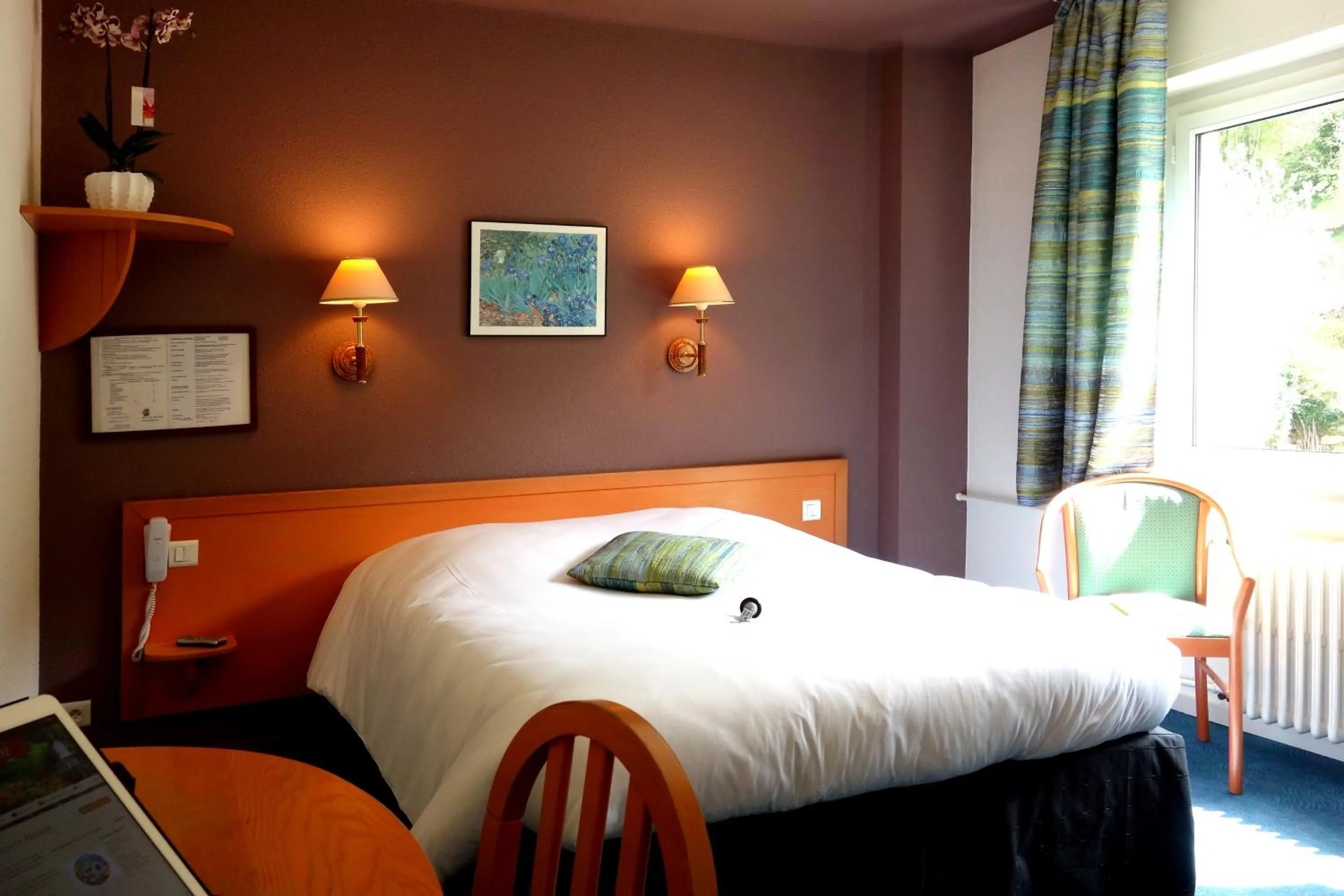 Photo of the whole room, Bed in Logis Hôtel - Restaurant Aux Bruyères