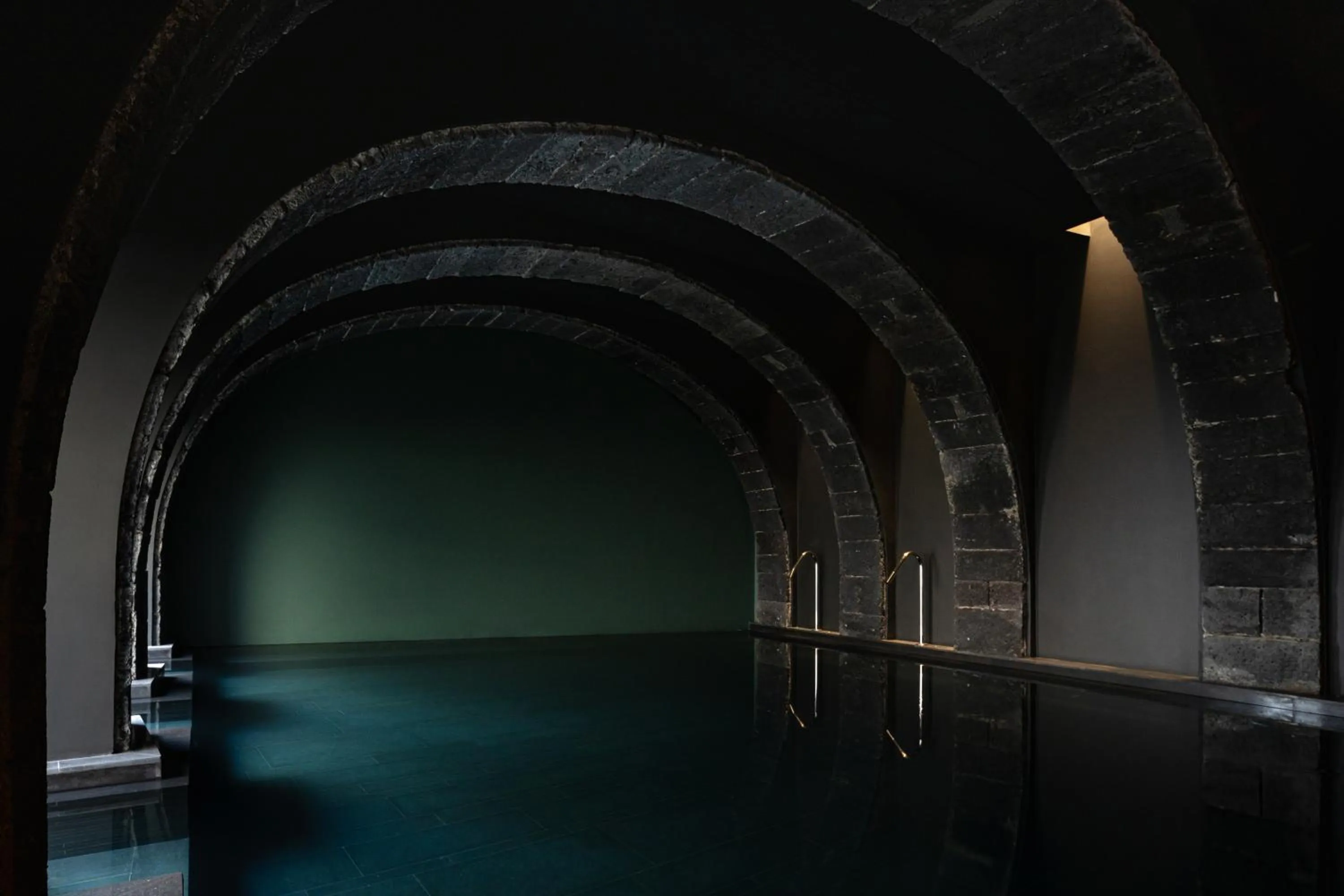 Spa and wellness centre/facilities in NINE DOTS Azorean Art Boutique Hotel