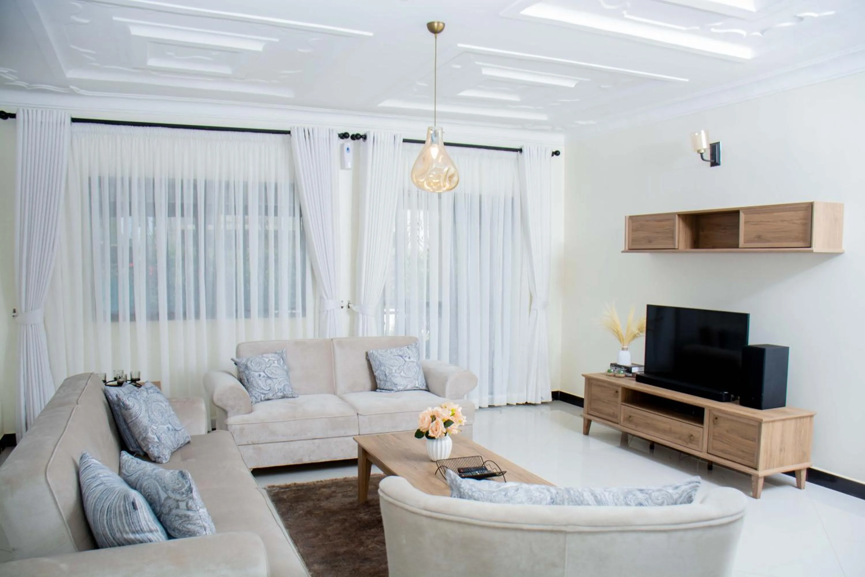 Communal lounge/ TV room in Blueberry Villas