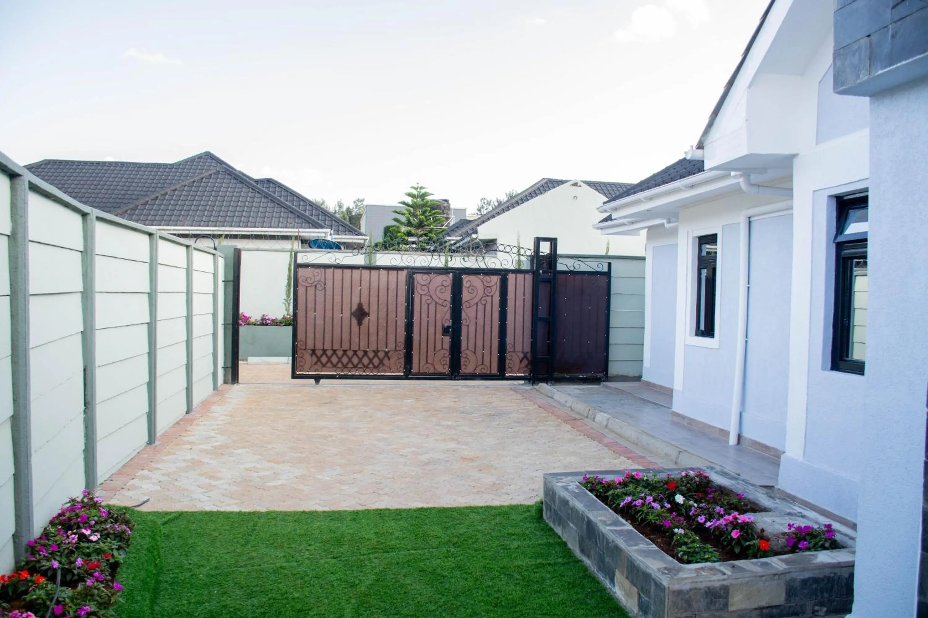 Parking in Blueberry Villas