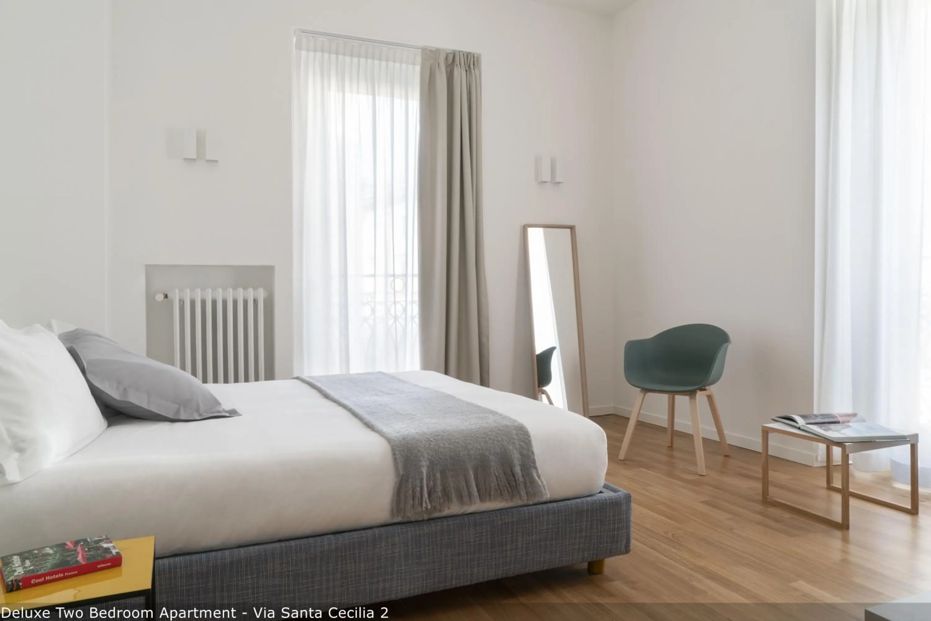 Bed in Brera Apartments in San Babila