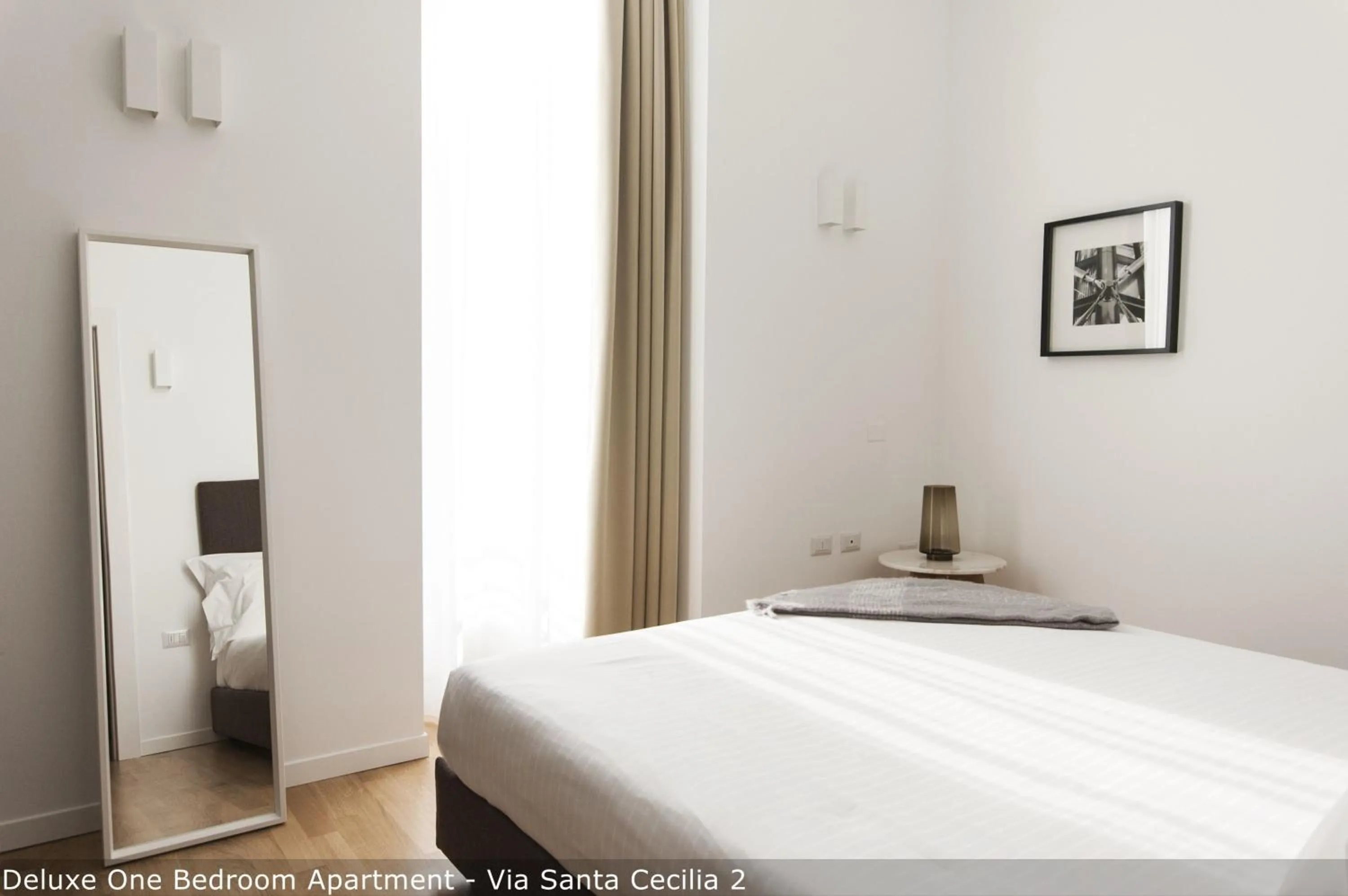 Bed in Brera Apartments in San Babila