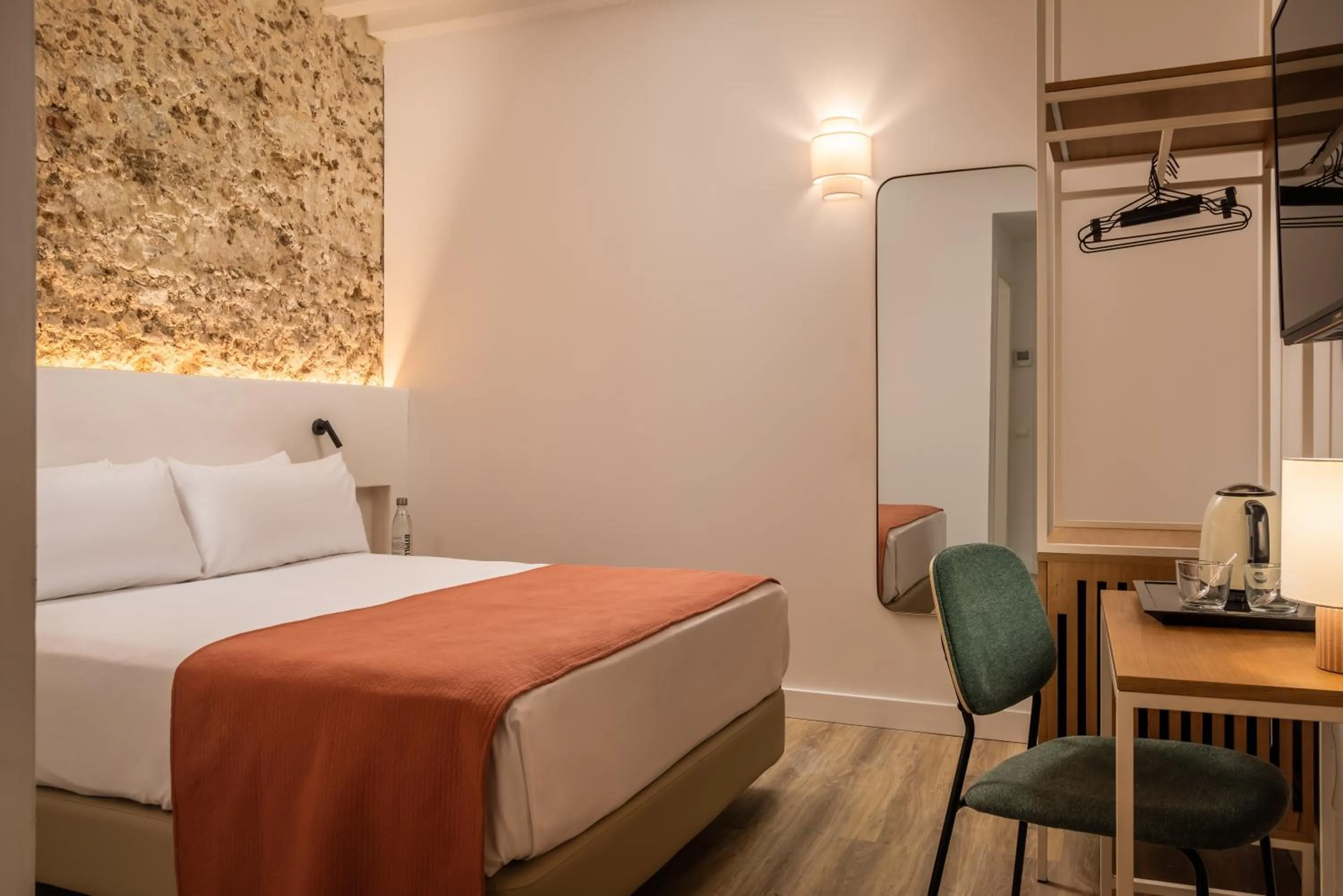 Photo of the whole room, Bed in BYPILLOW Casa Gades