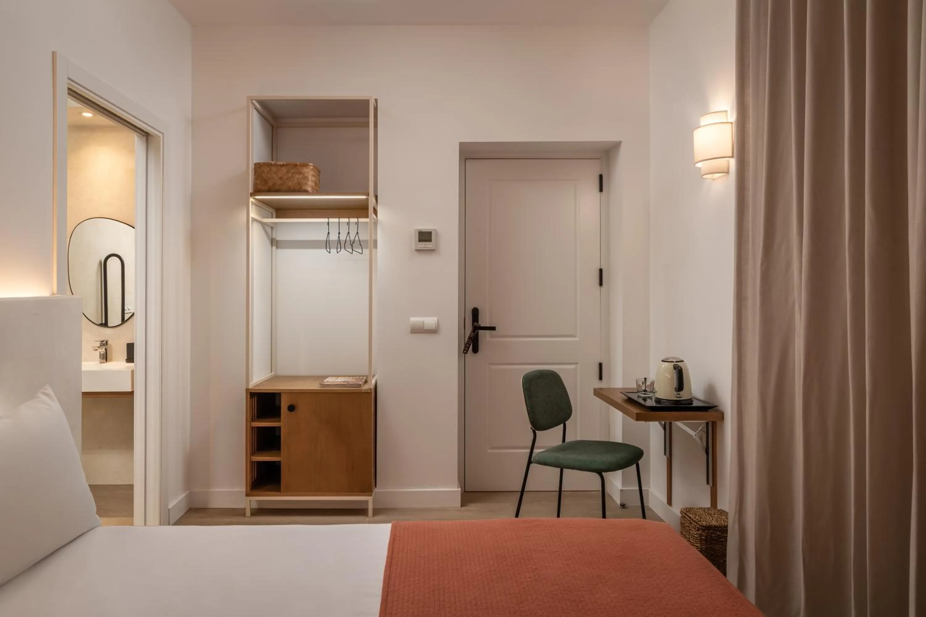 Photo of the whole room, Bed in BYPILLOW Casa Gades