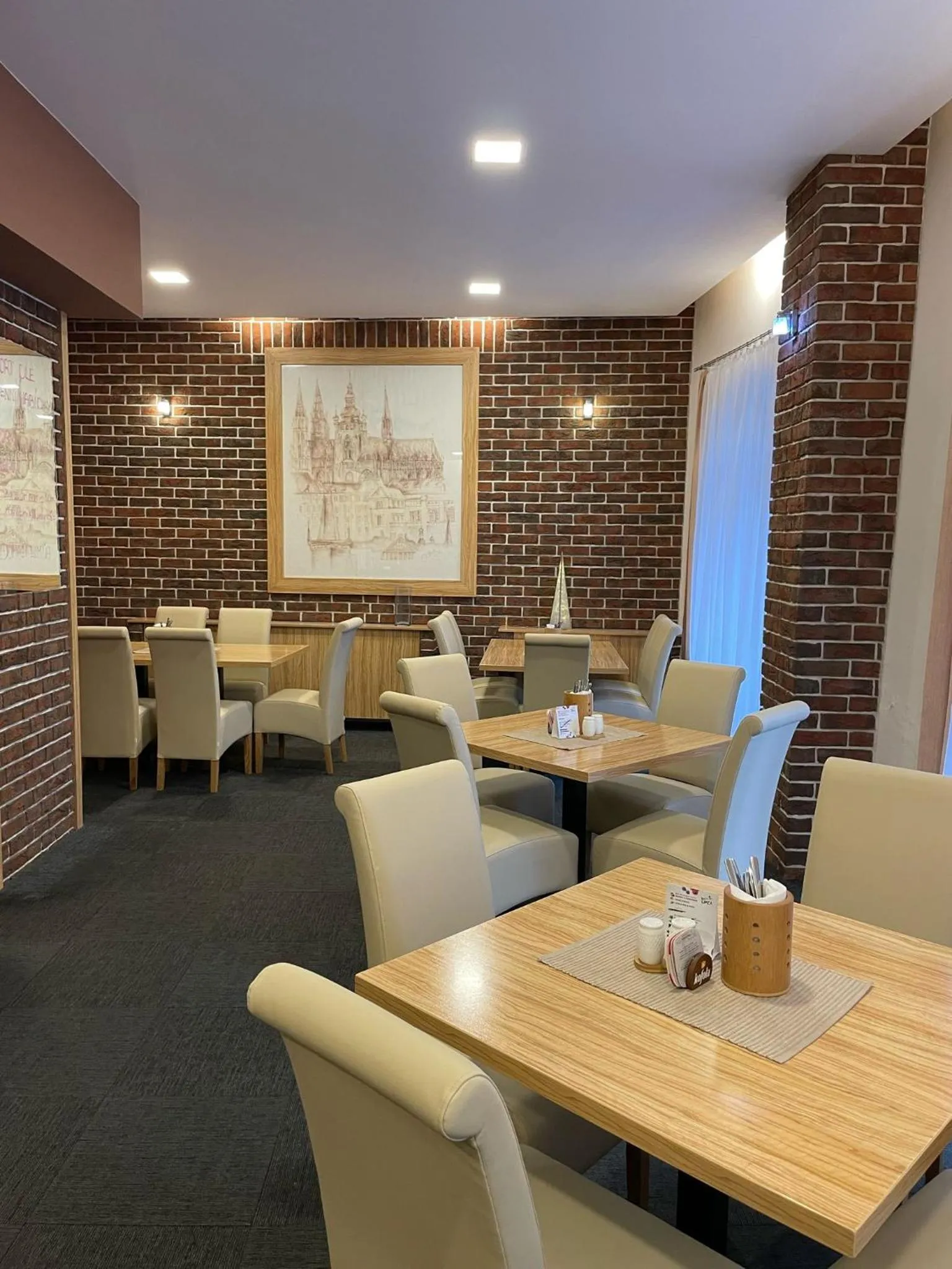 Restaurant/places to eat in Hotel U města Prahy Náchod