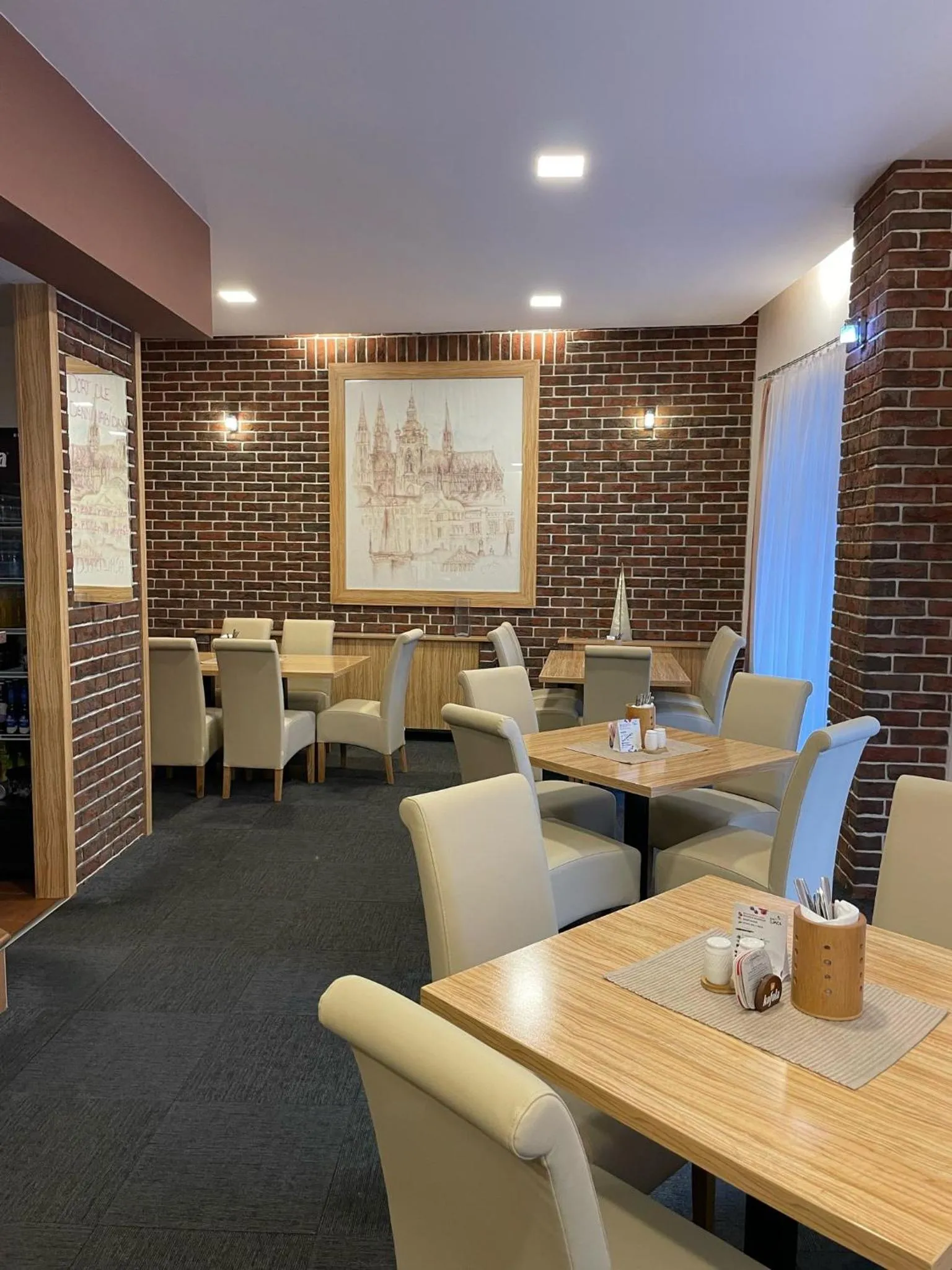 Restaurant/places to eat in Hotel U města Prahy Náchod