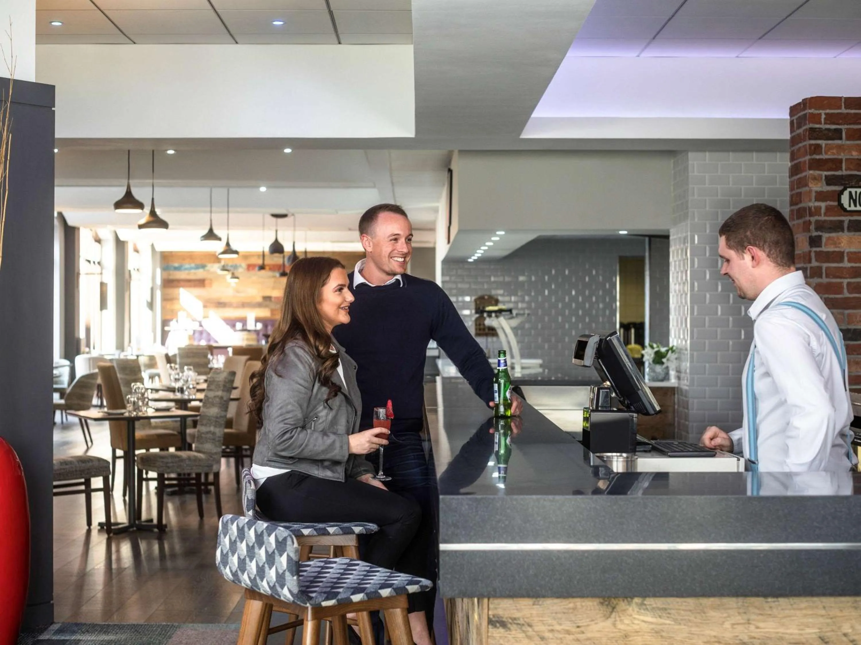 Lounge or bar in Novotel Ipswich Centre