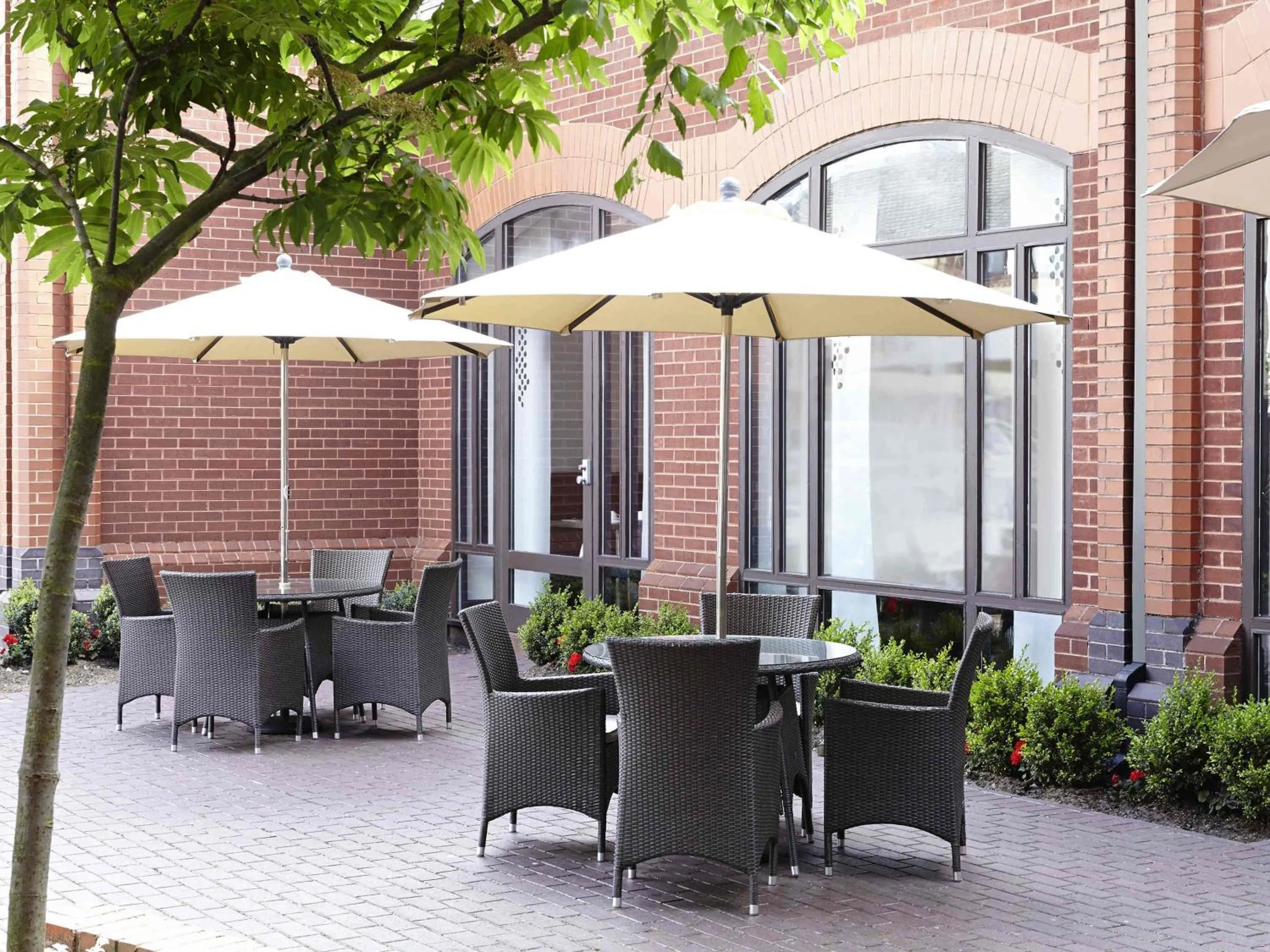 Lounge or bar in Novotel Ipswich Centre