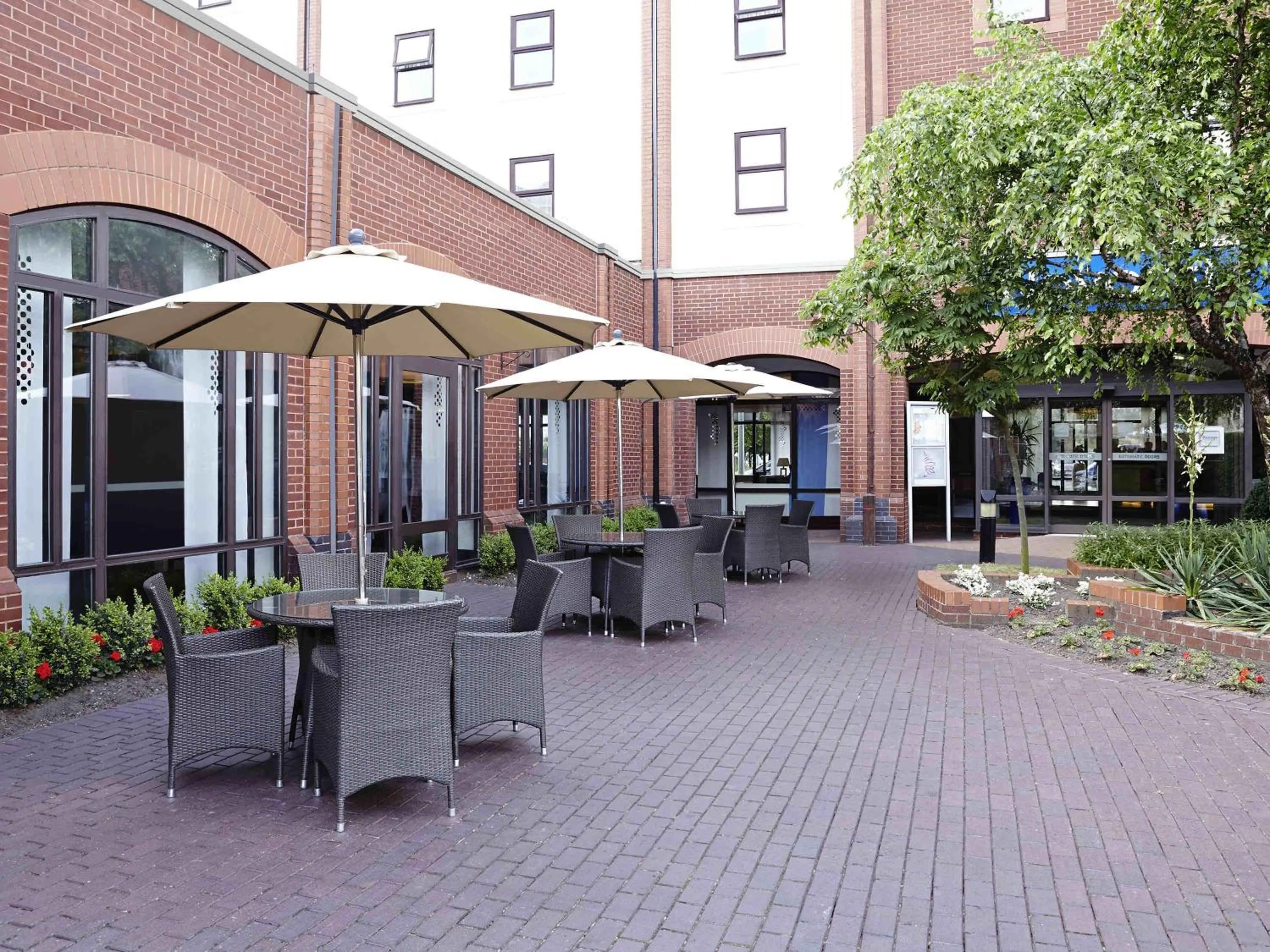 Restaurant/places to eat in Novotel Ipswich Centre