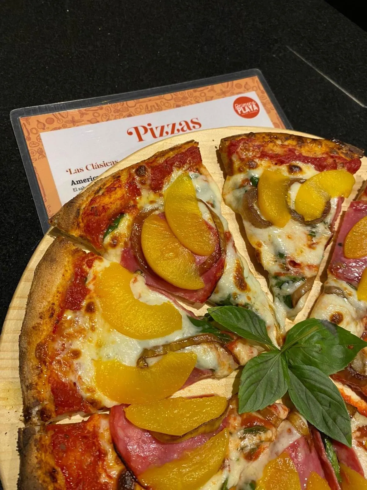 Restaurant/places to eat in ARIQUEPAY HOTEL