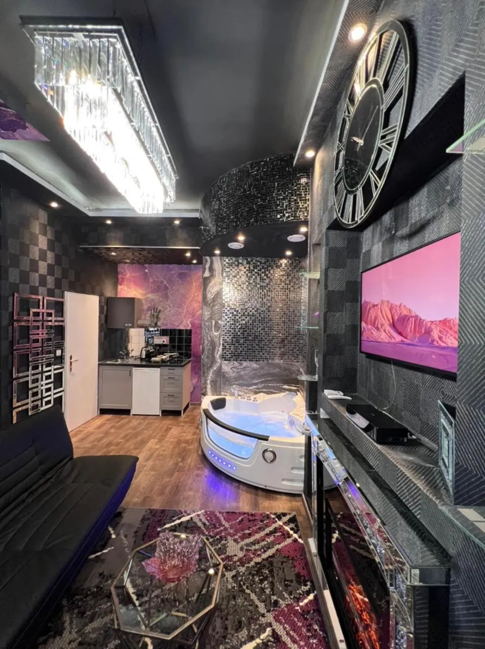 Hot Tub in Urban Boutique Hotel