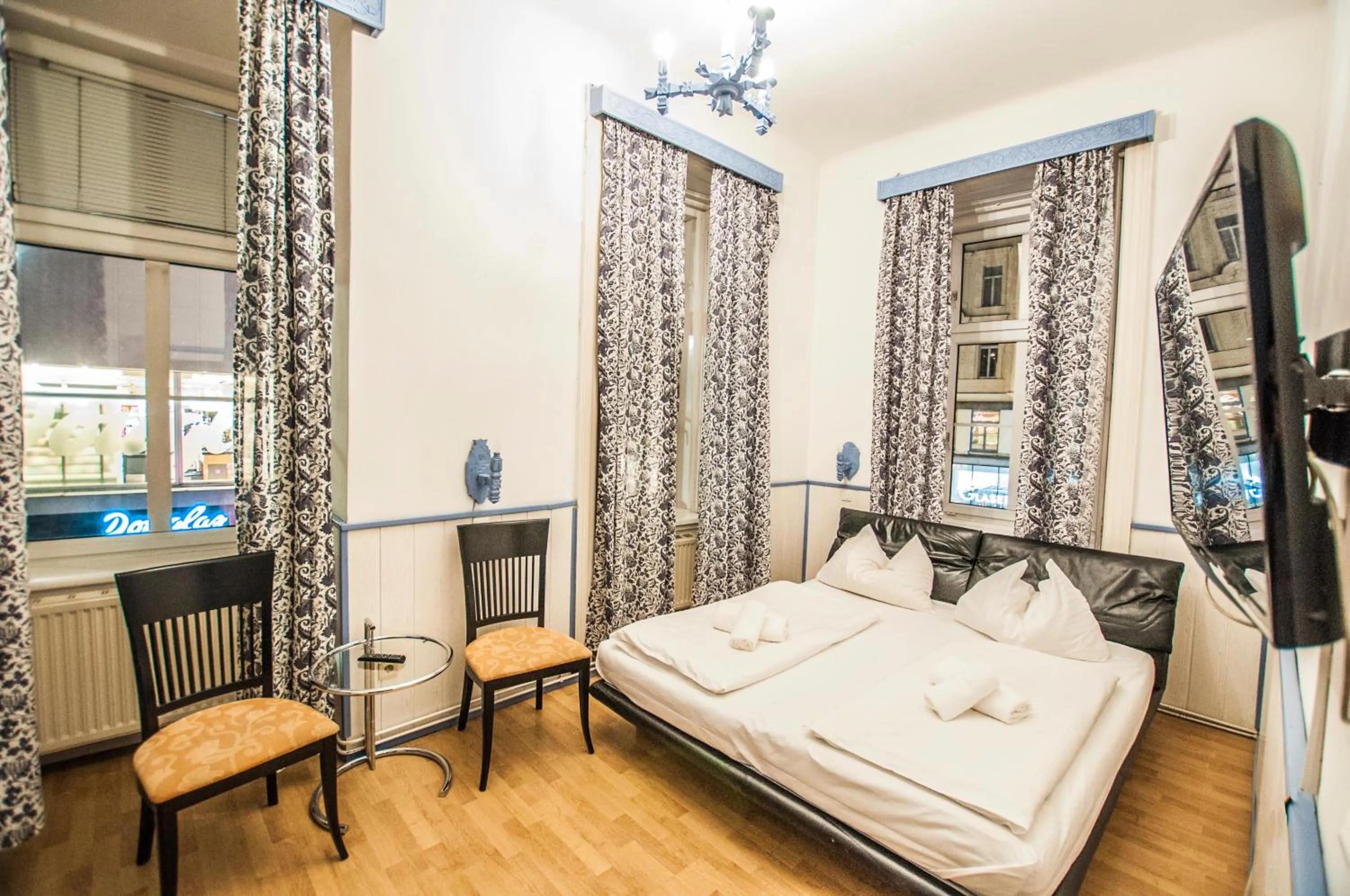 Bedroom, Bed in Urban Boutique Hotel