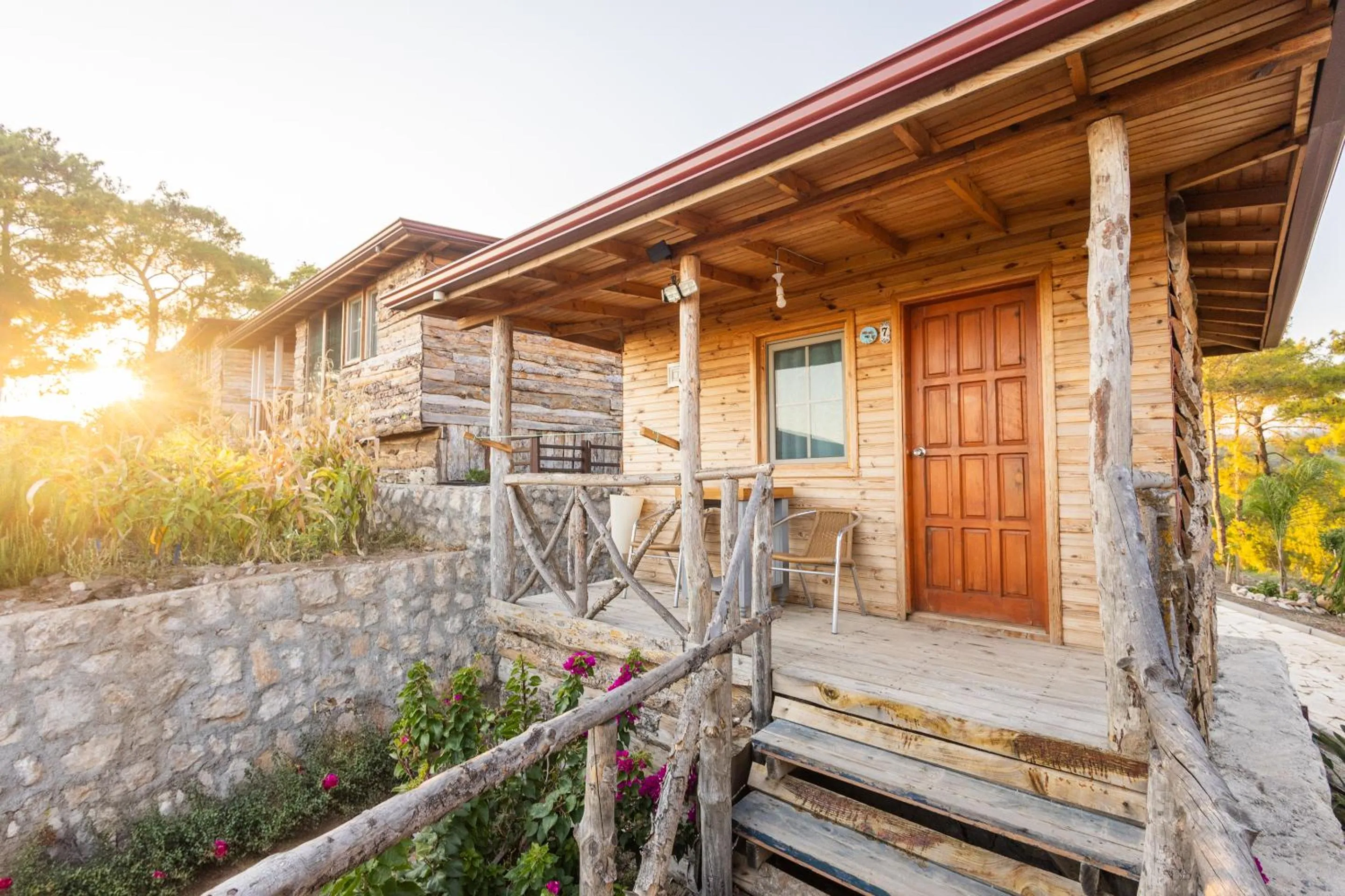 Photo of the whole room in Kadir's Eco Life