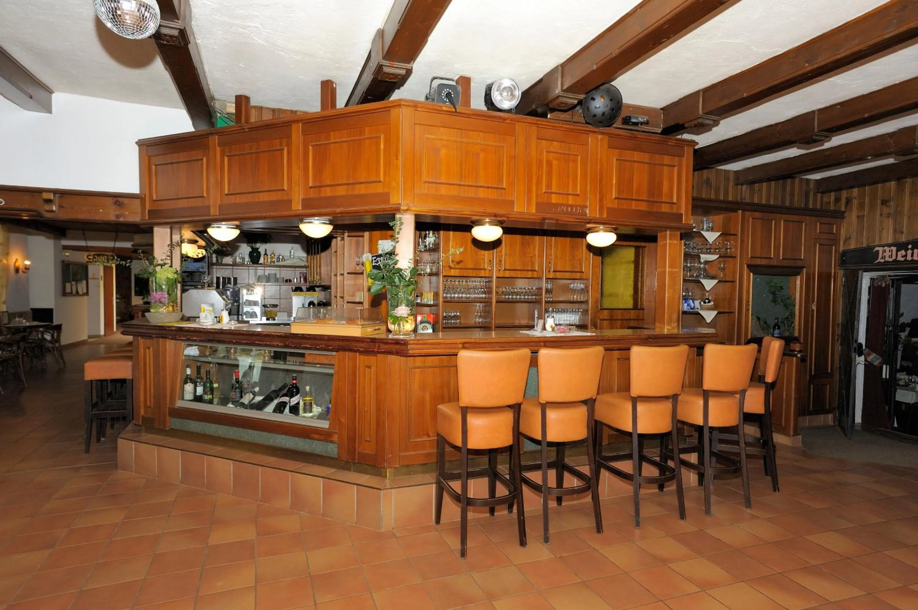 Lounge or bar in Tennis Golf Hotel Höllrigl