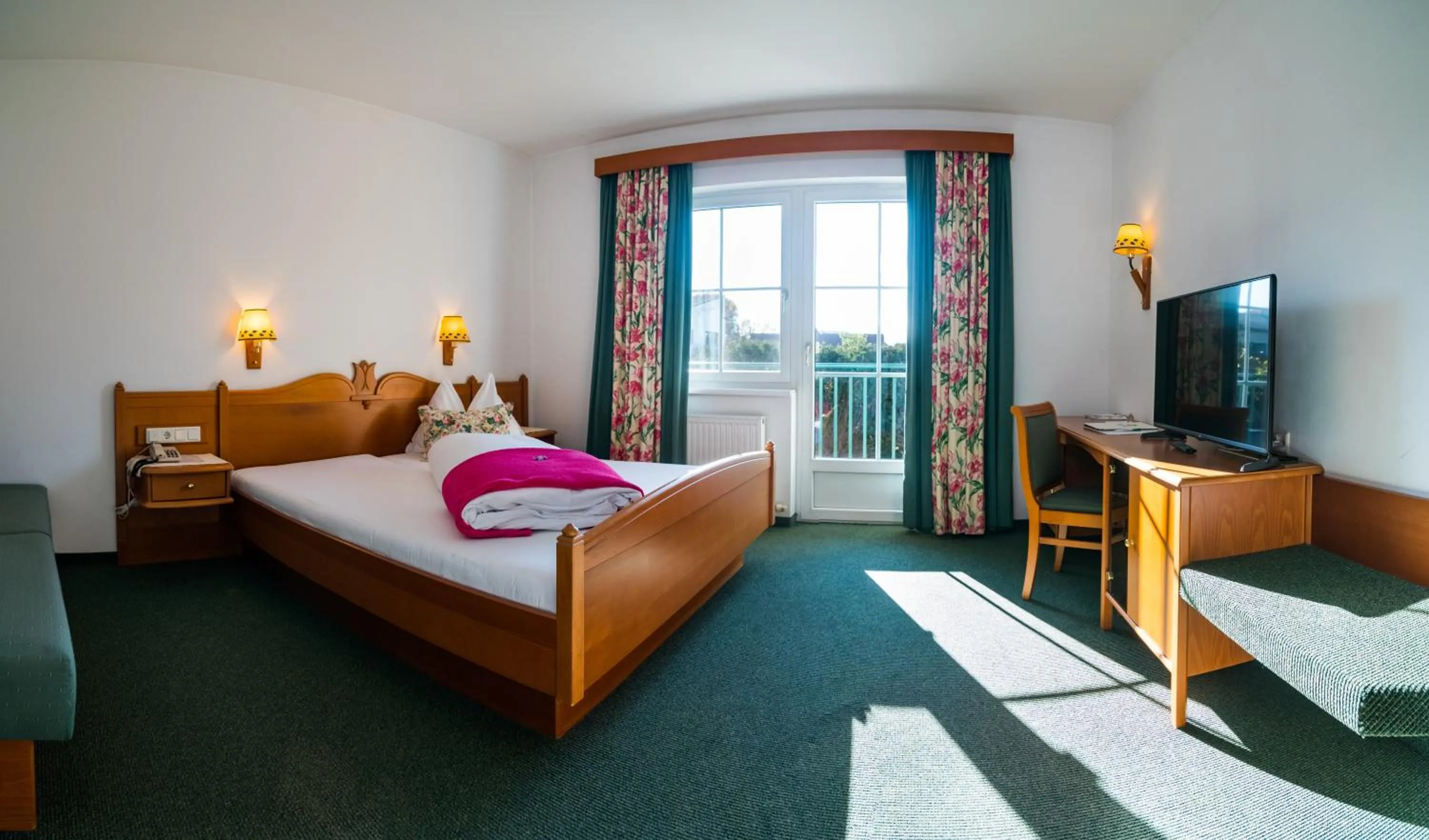 Photo of the whole room, Bed in Tennis Golf Hotel Höllrigl