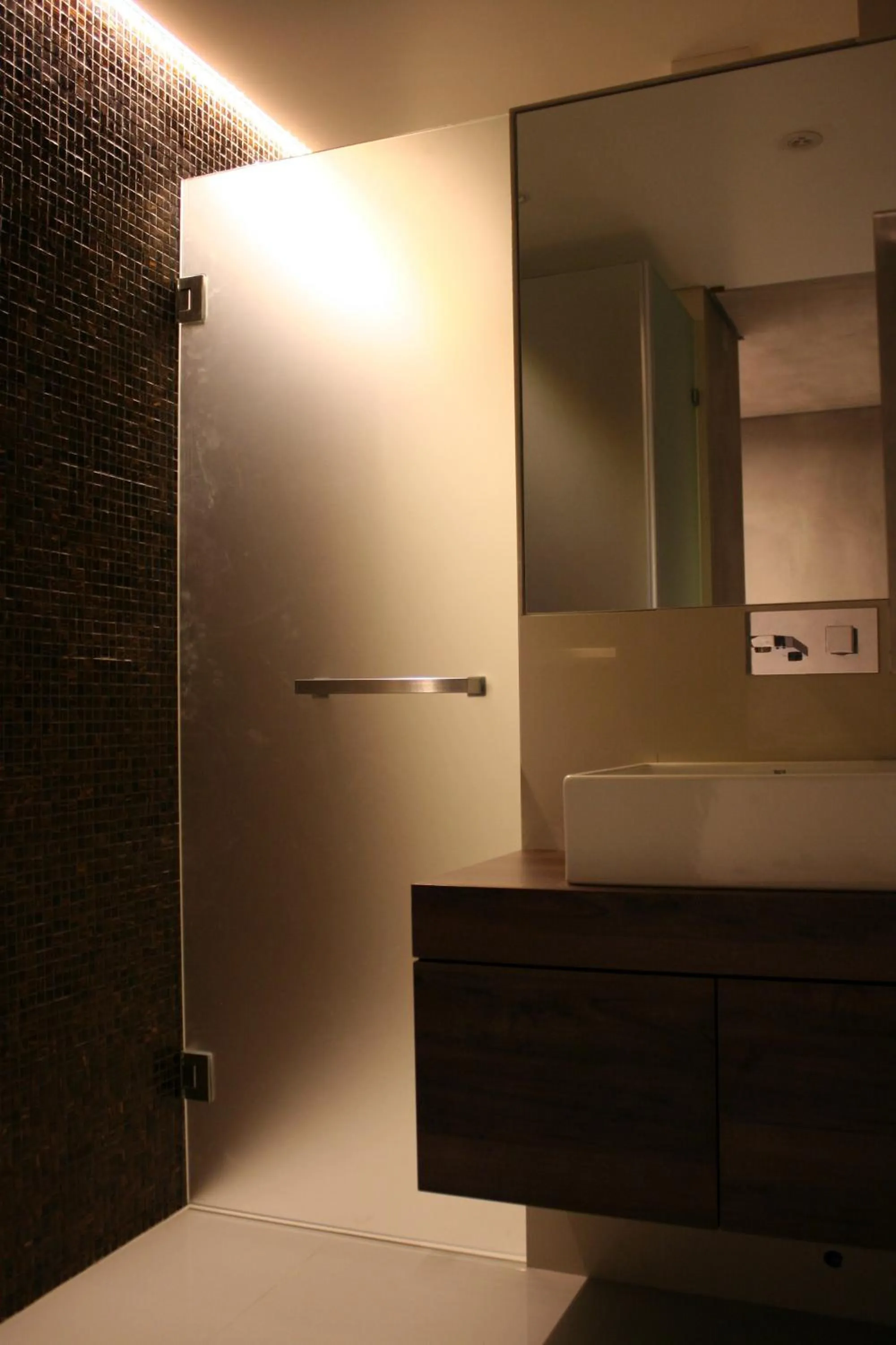 Bathroom in N1 Hostel Apartments and Suites