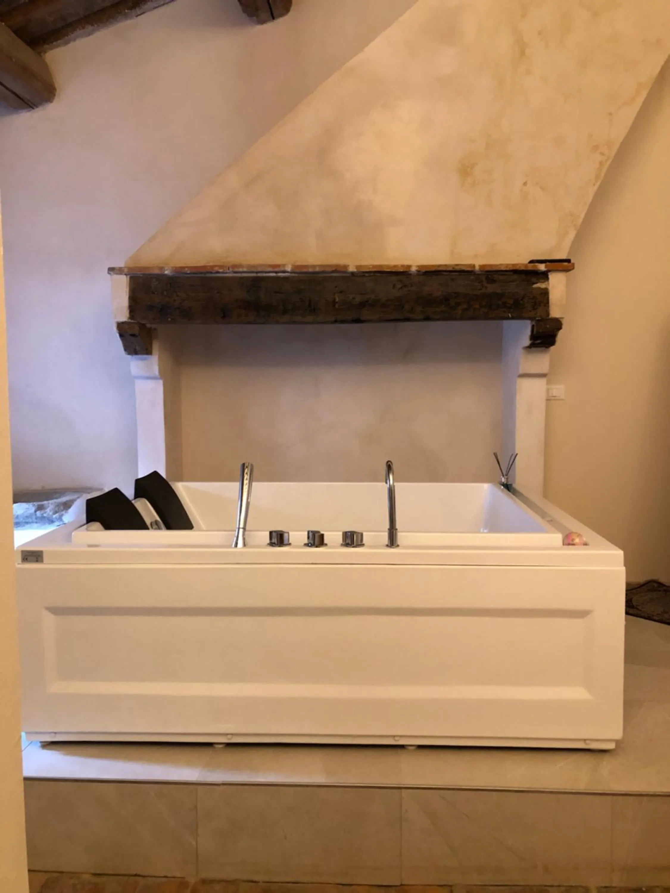 Hot Tub in Allegra Toscana - Affittacamere Guest house Arezzo