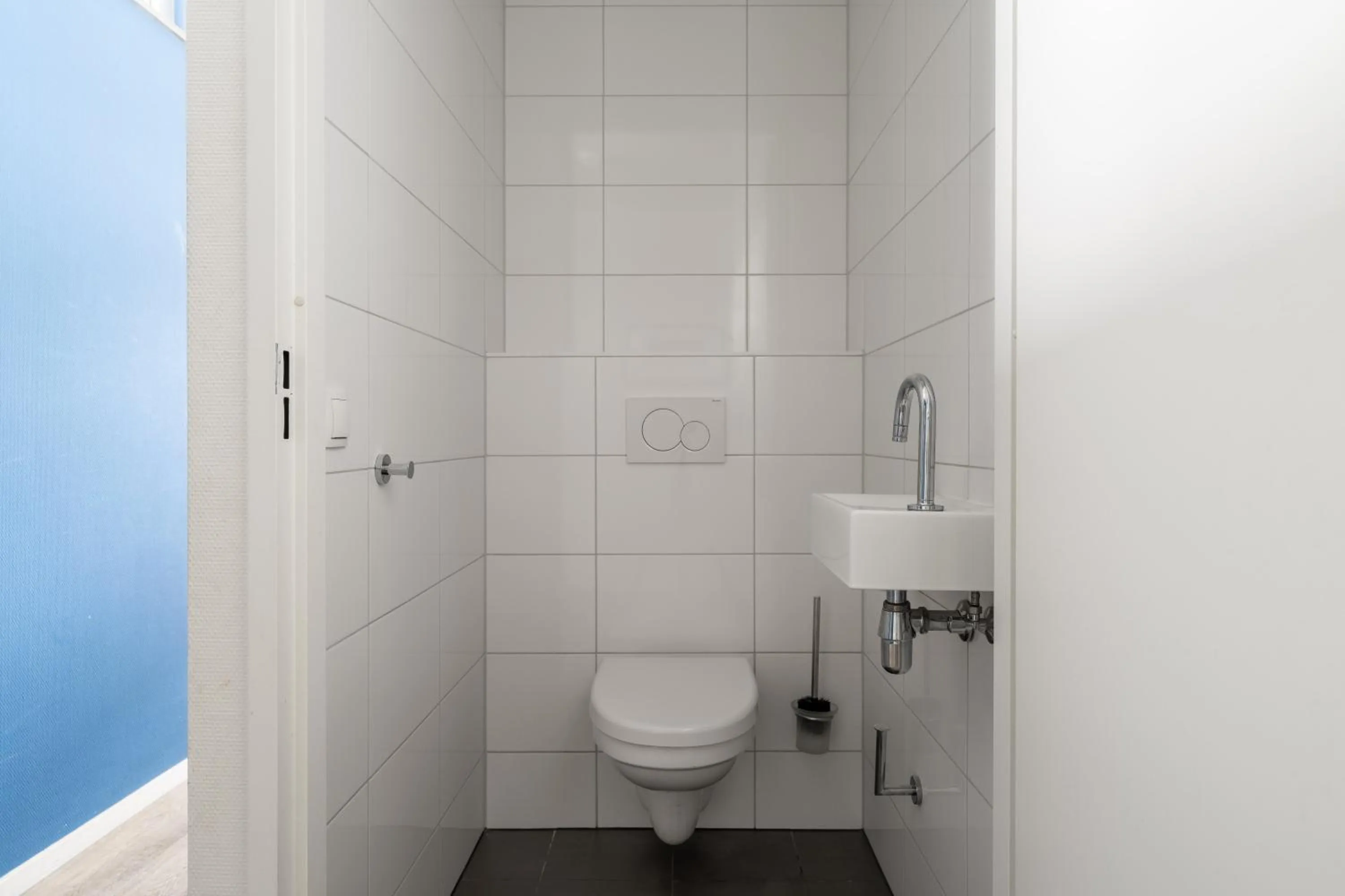 Toilet in YAYS Amsterdam Prince Island by Numa