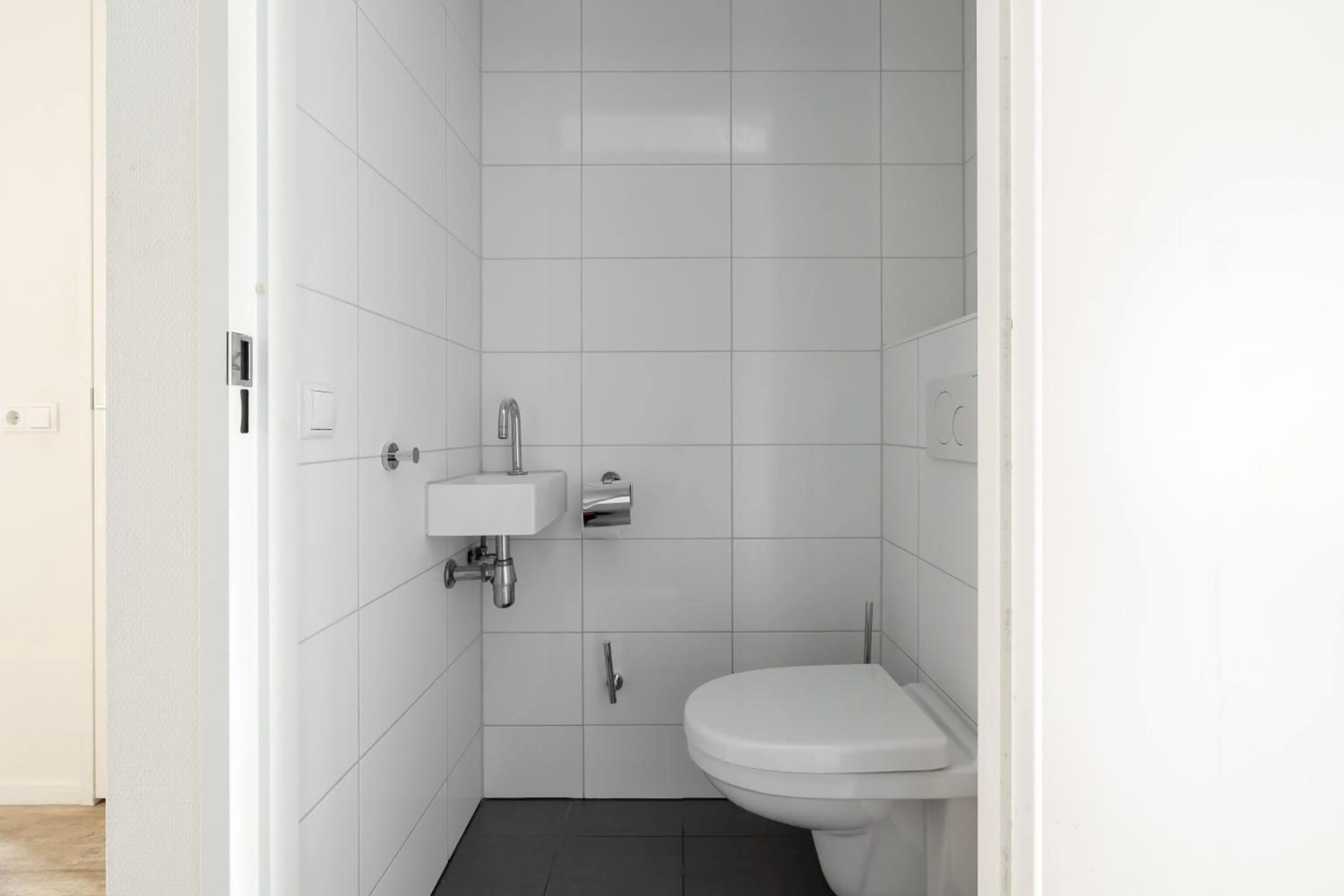 Toilet in YAYS Amsterdam Prince Island by Numa