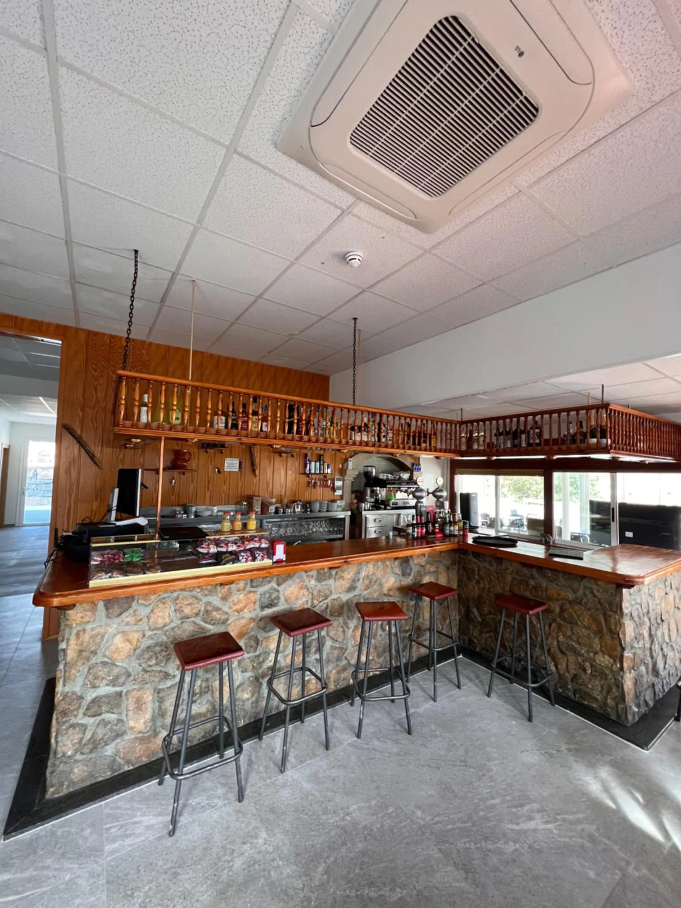 Lounge or bar in Hostal mesón del cinca