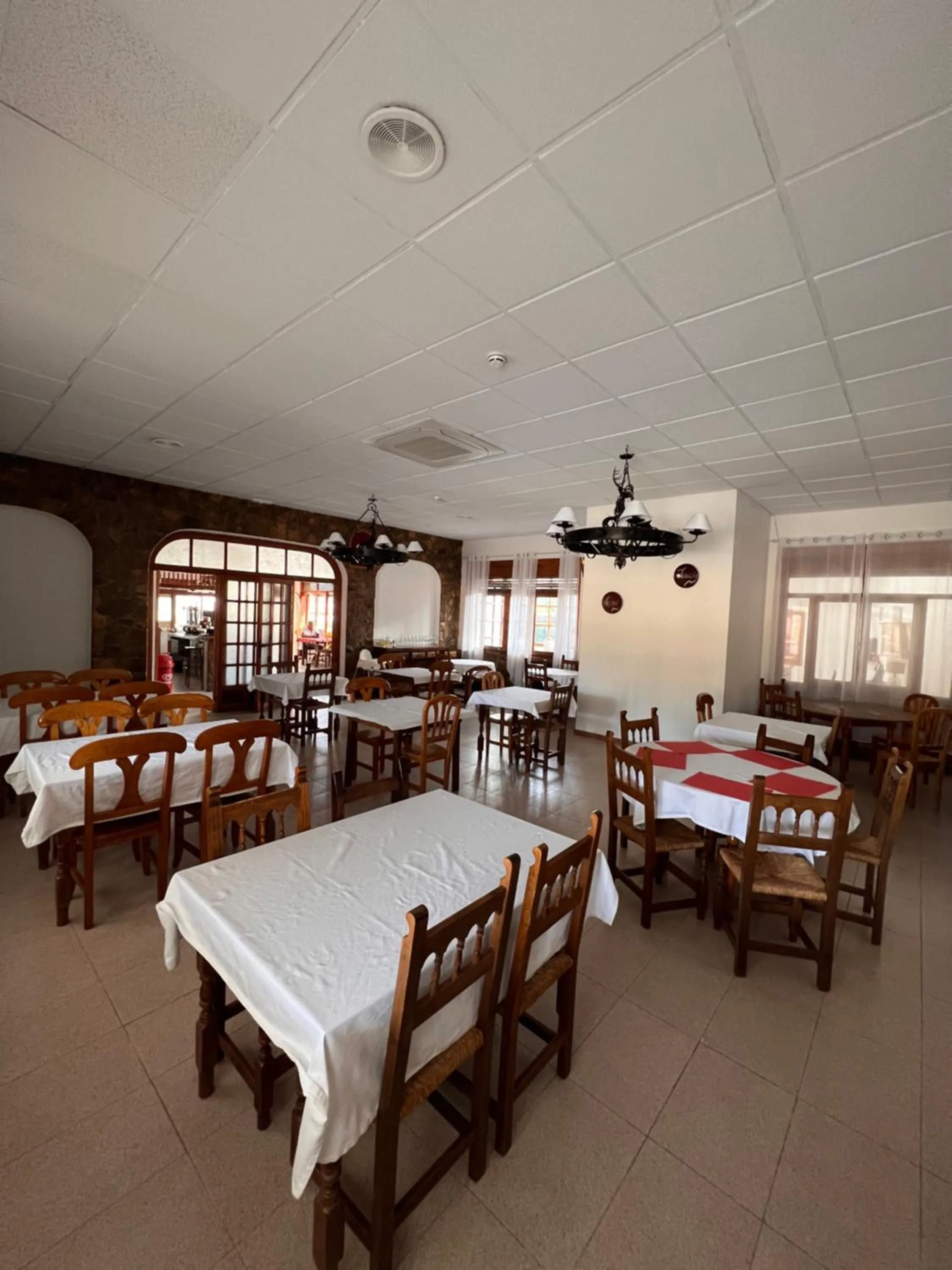 Restaurant/places to eat in Hostal mesón del cinca