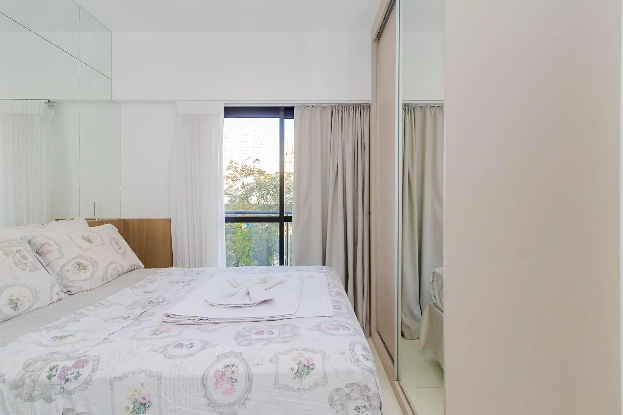 Photo of the whole room, Bed in Start - Vila Izabel | Gonzaga Stays