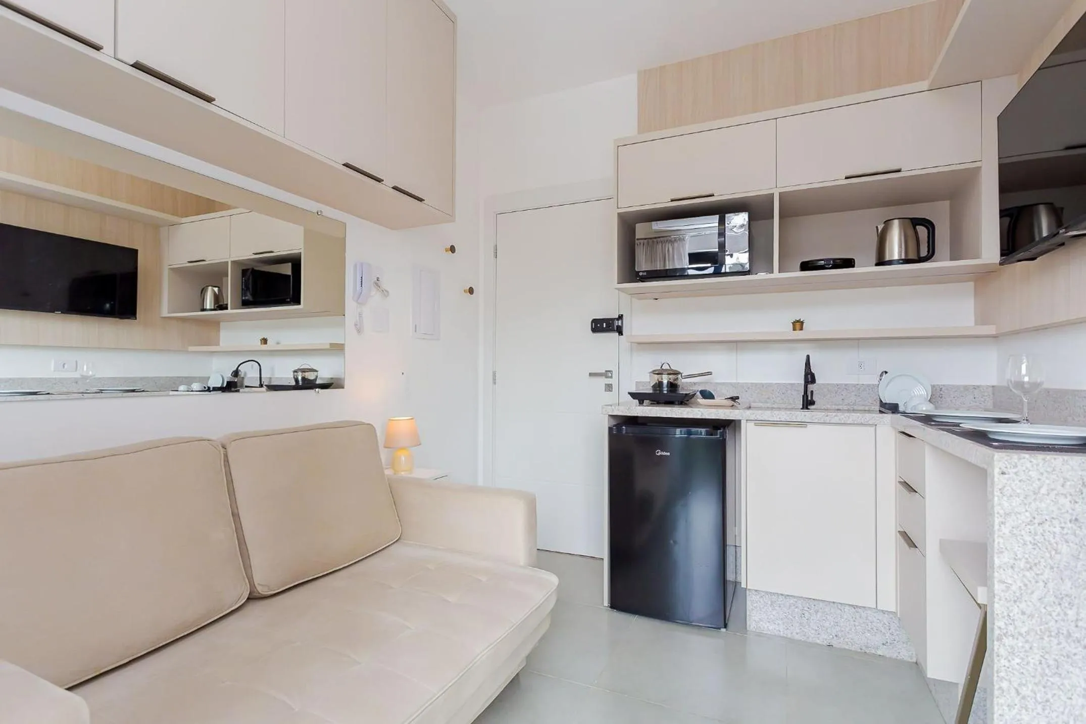 Photo of the whole room in Start - Vila Izabel | Gonzaga Stays