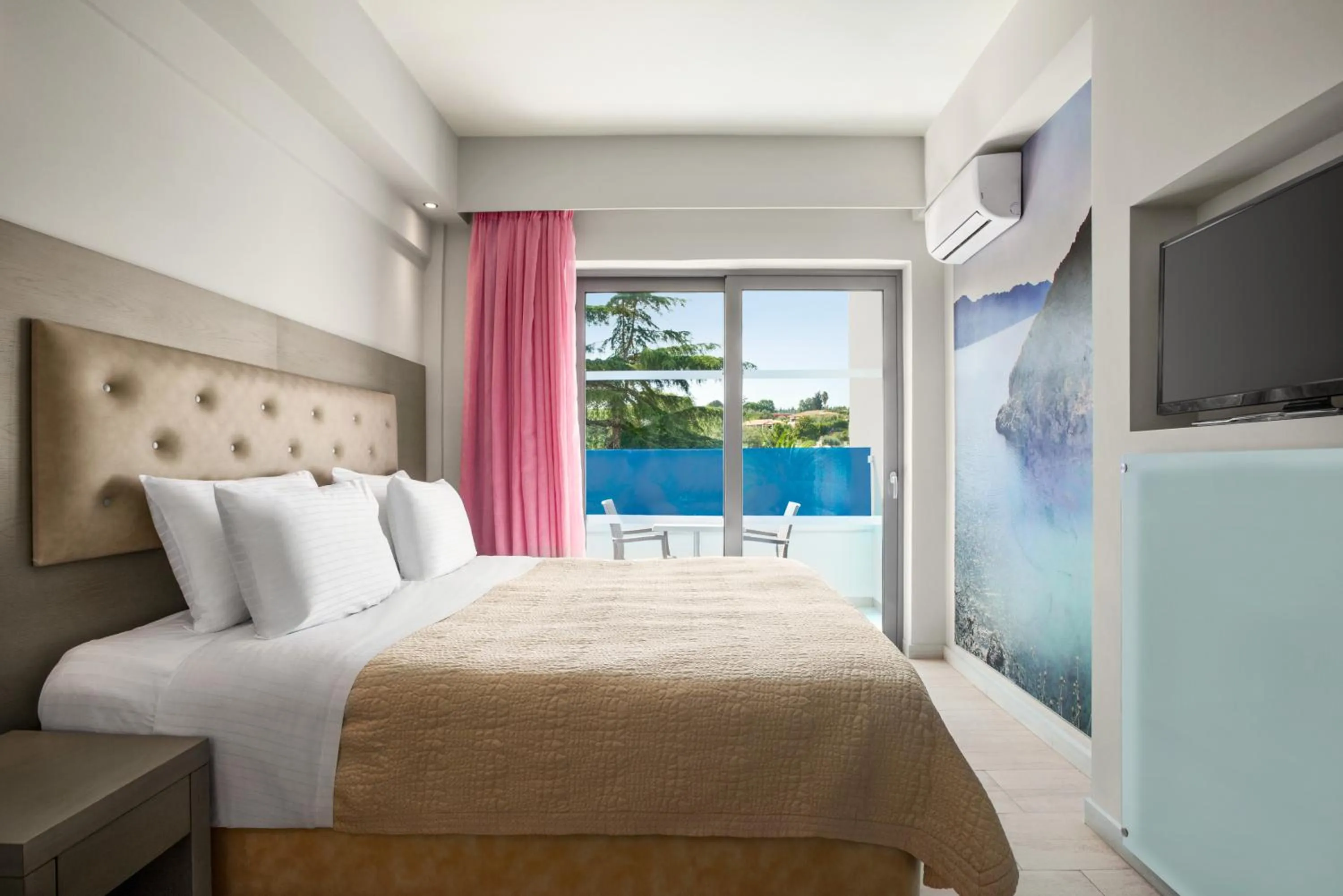 View (from property/room), Bed in TRYP by Wyndham Corfu Dassia