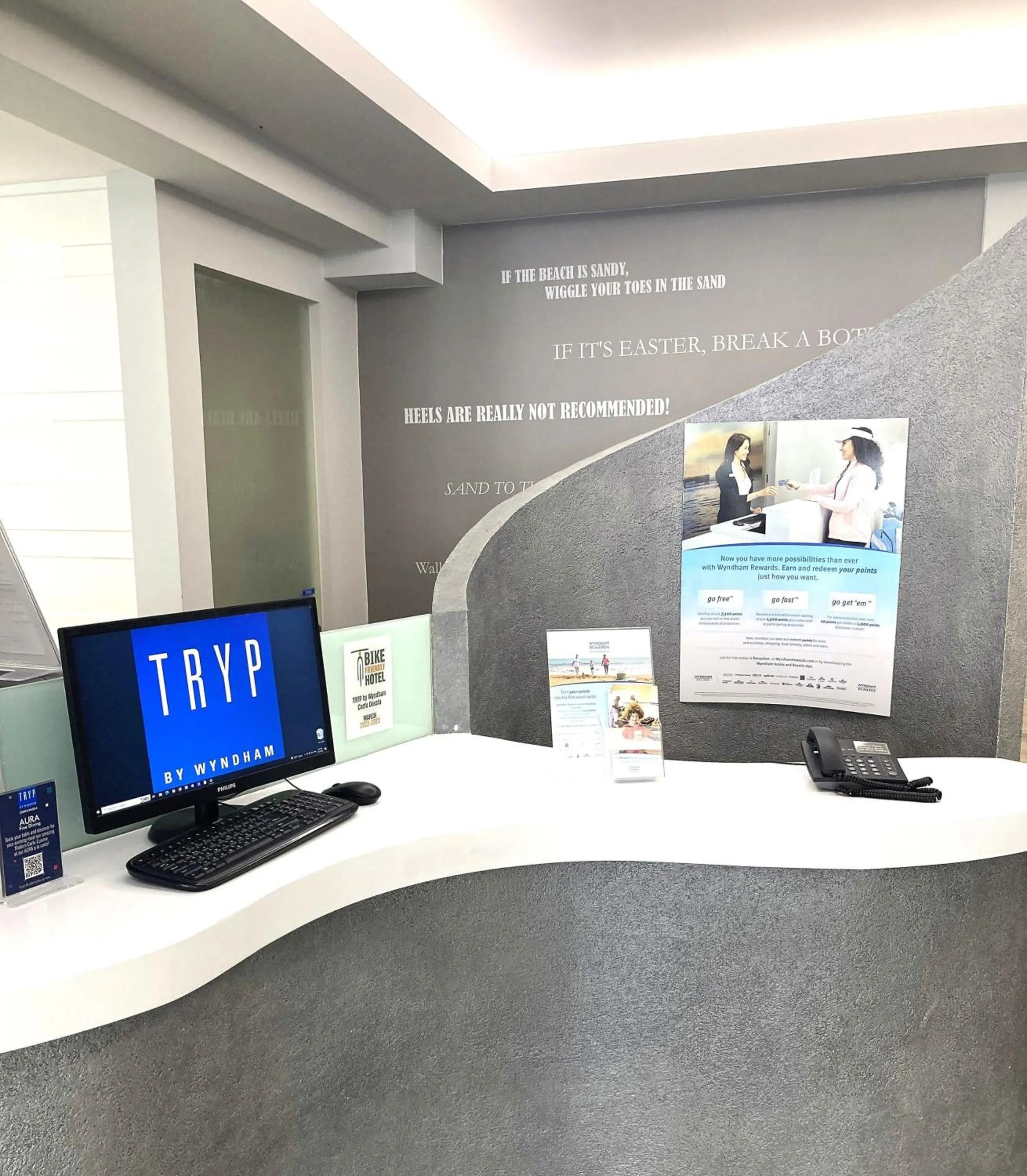 Lobby or reception in TRYP by Wyndham Corfu Dassia