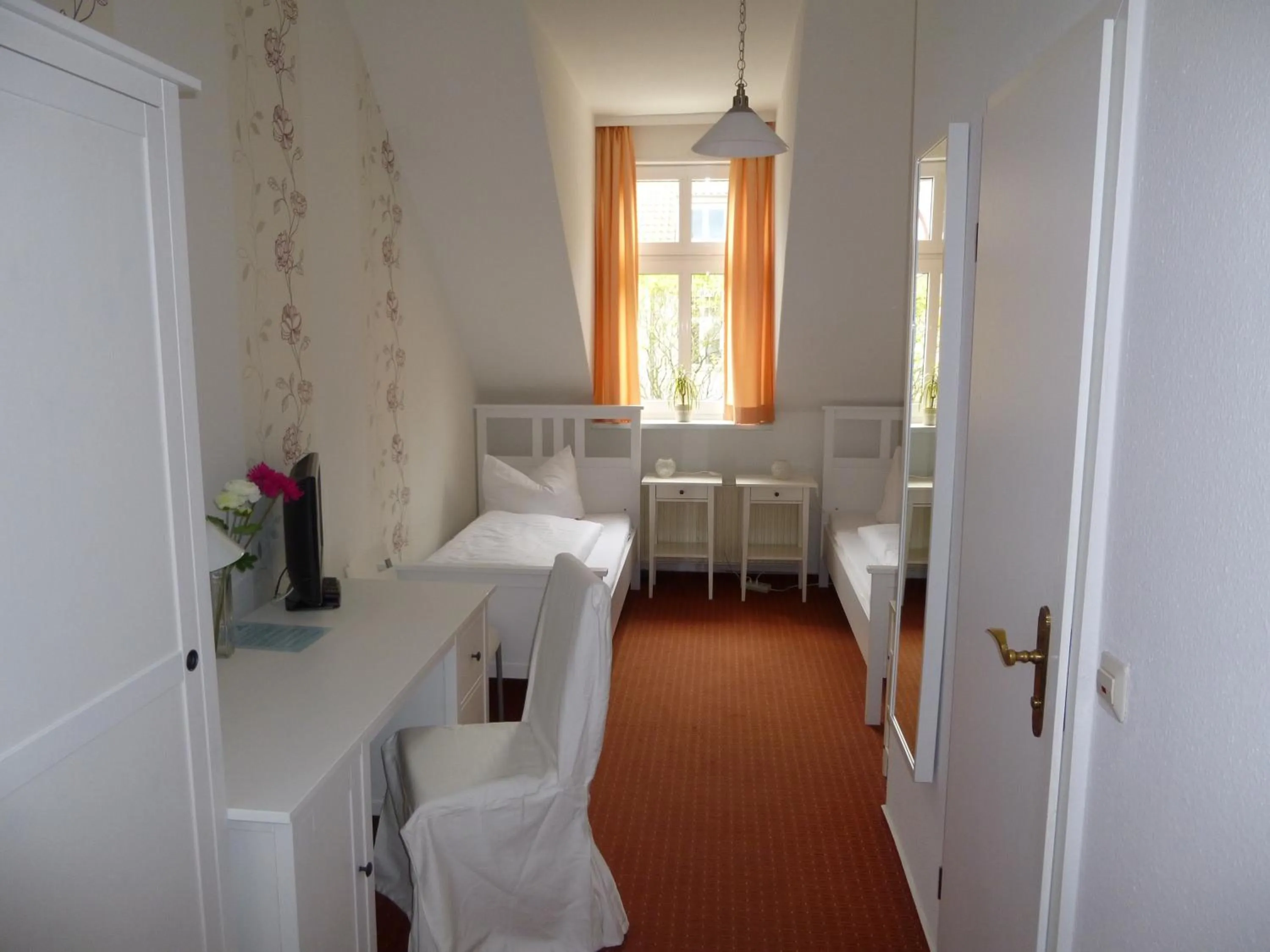 Day, Bed in Hotel Adler