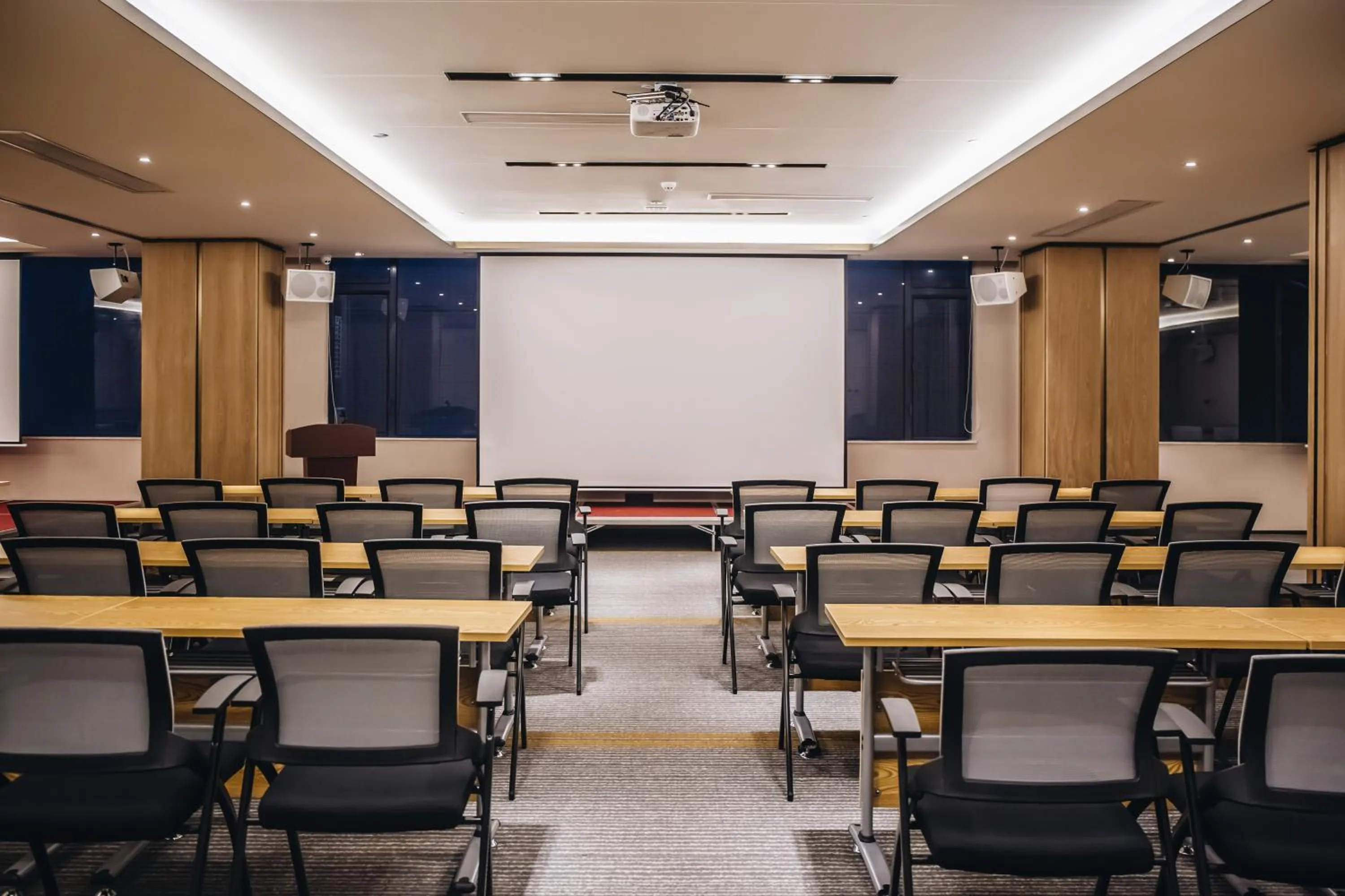 Meeting/conference room in Orienwit Hotel-Free Shuttle Bus fir Canton Fair