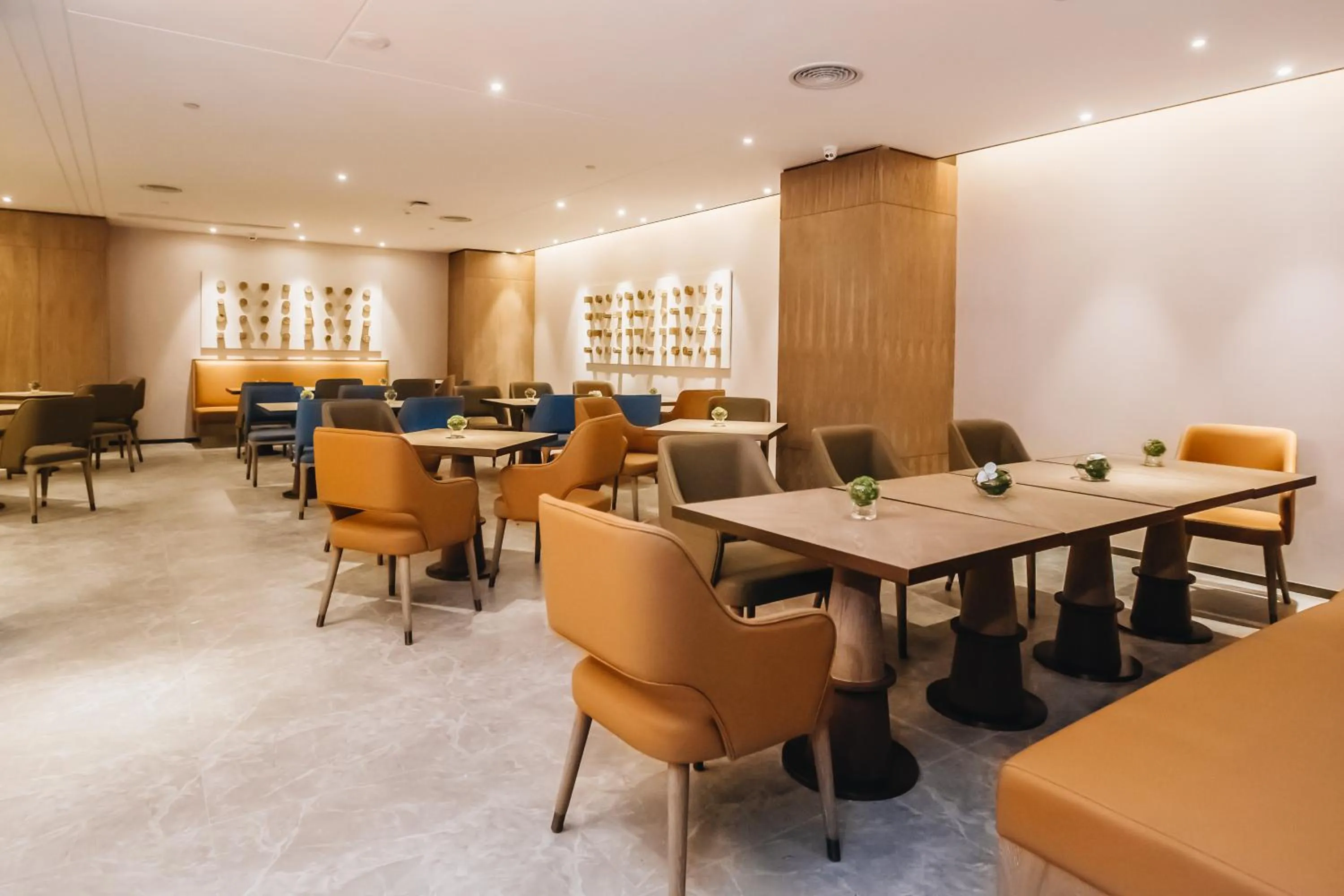 Restaurant/places to eat in Orienwit Hotel-Free Shuttle Bus fir Canton Fair