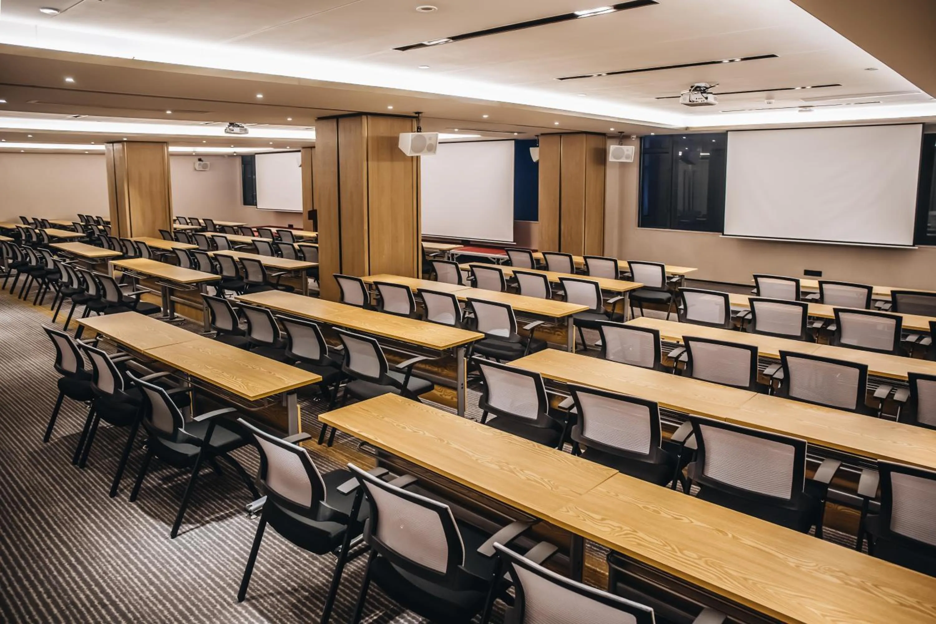 Meeting/conference room in Orienwit Hotel-Free Shuttle Bus fir Canton Fair