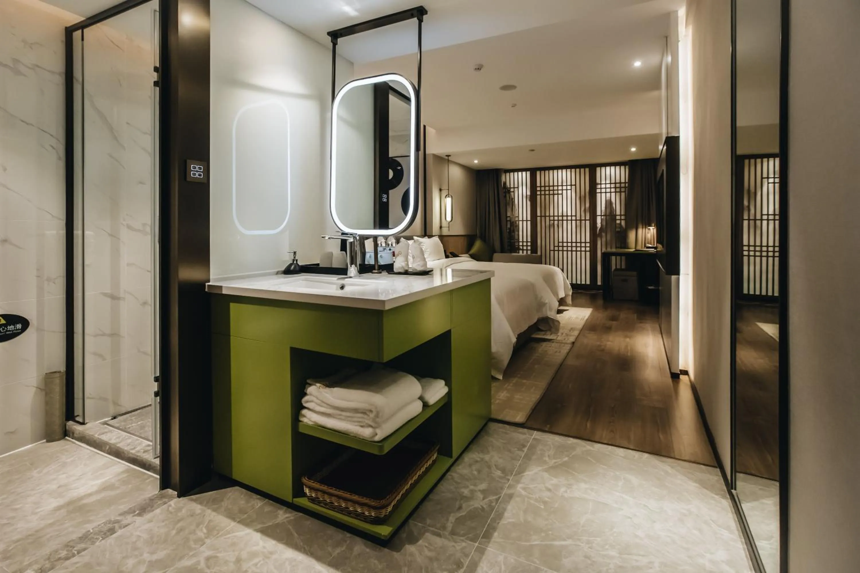 Photo of the whole room, Bed in Orienwit Hotel-Free Shuttle Bus fir Canton Fair