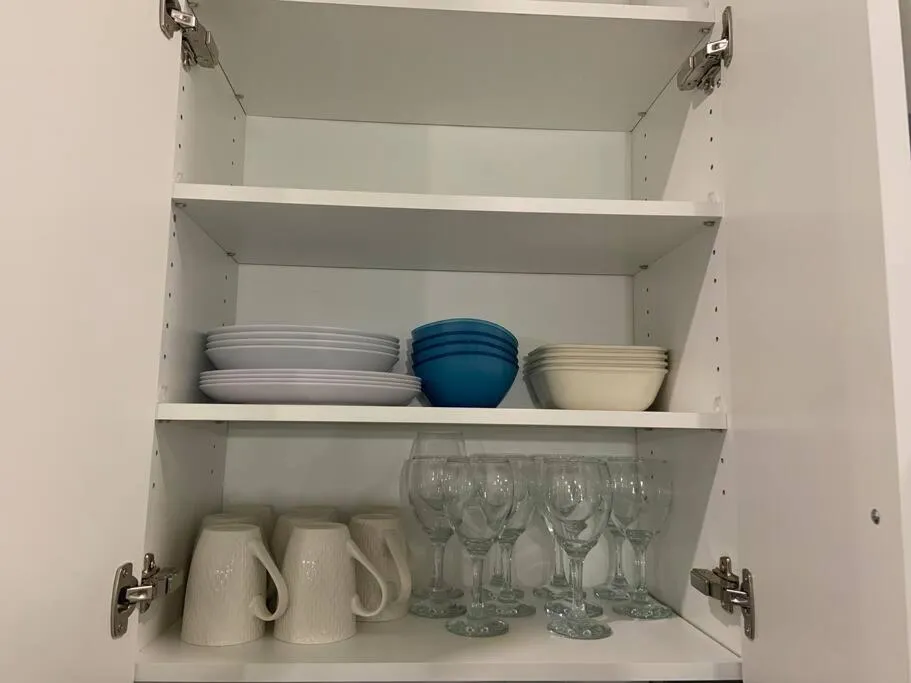 Kitchen or kitchenette in Luxurious 3 BR Villa with free parking - King Bed