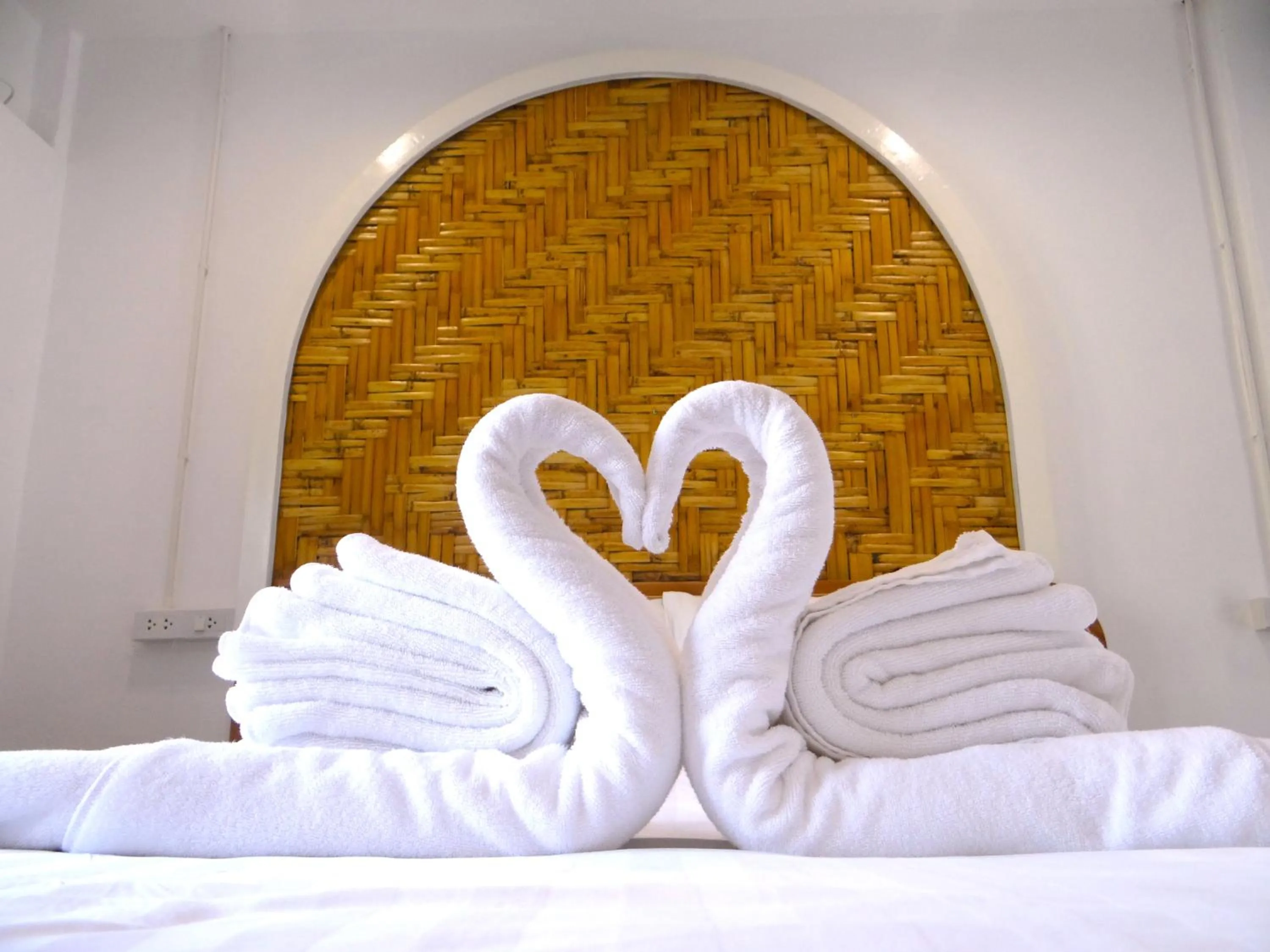 Bedroom, Bed in PAN Beachfront Resort Krabi