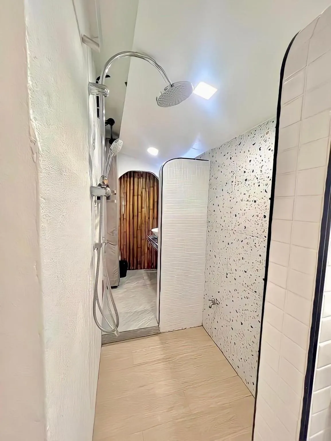 Shower in PAN Beachfront Resort Krabi